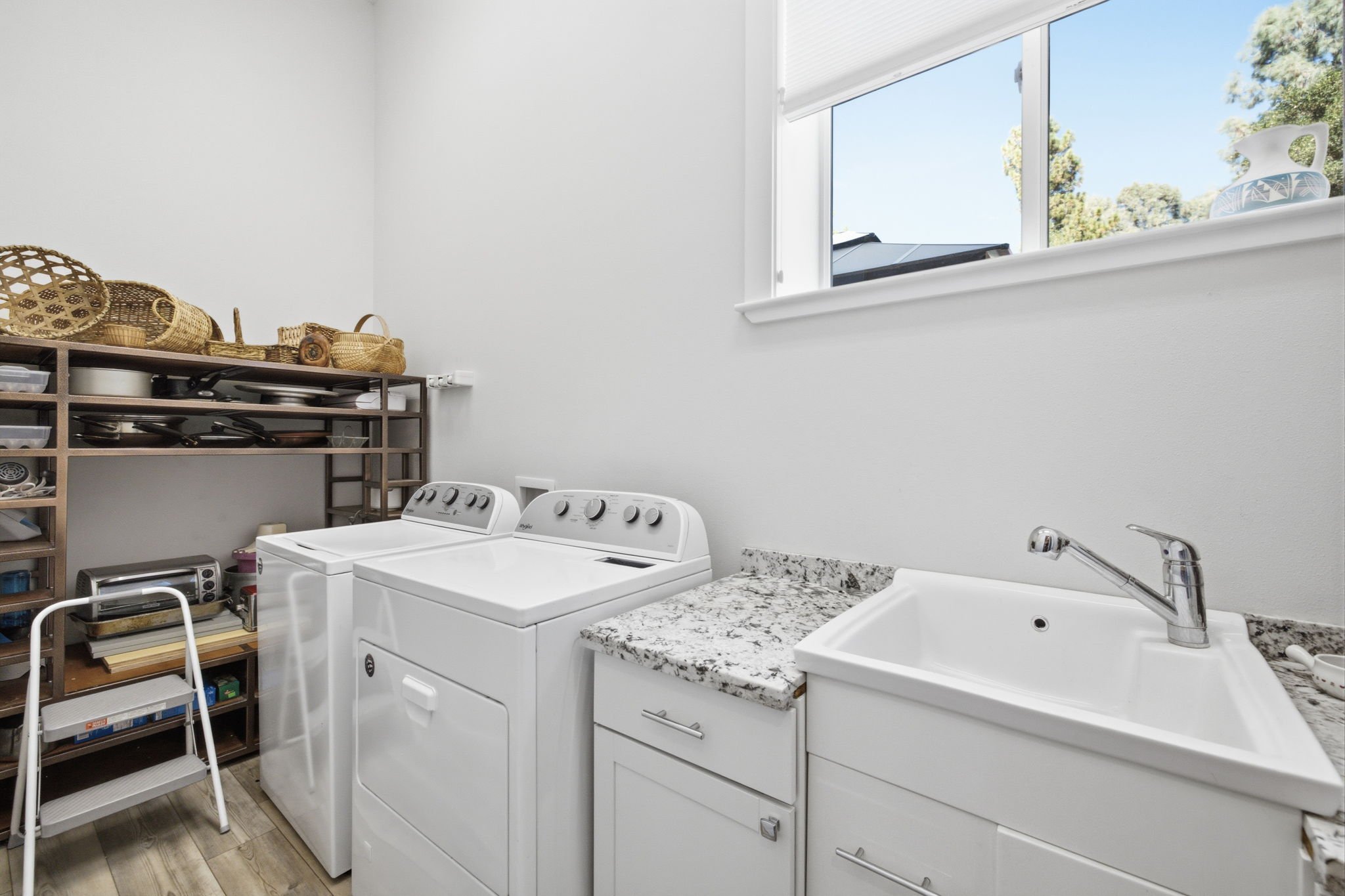 101-web-or-mls-22890 Mount Holly Re_008.jpg