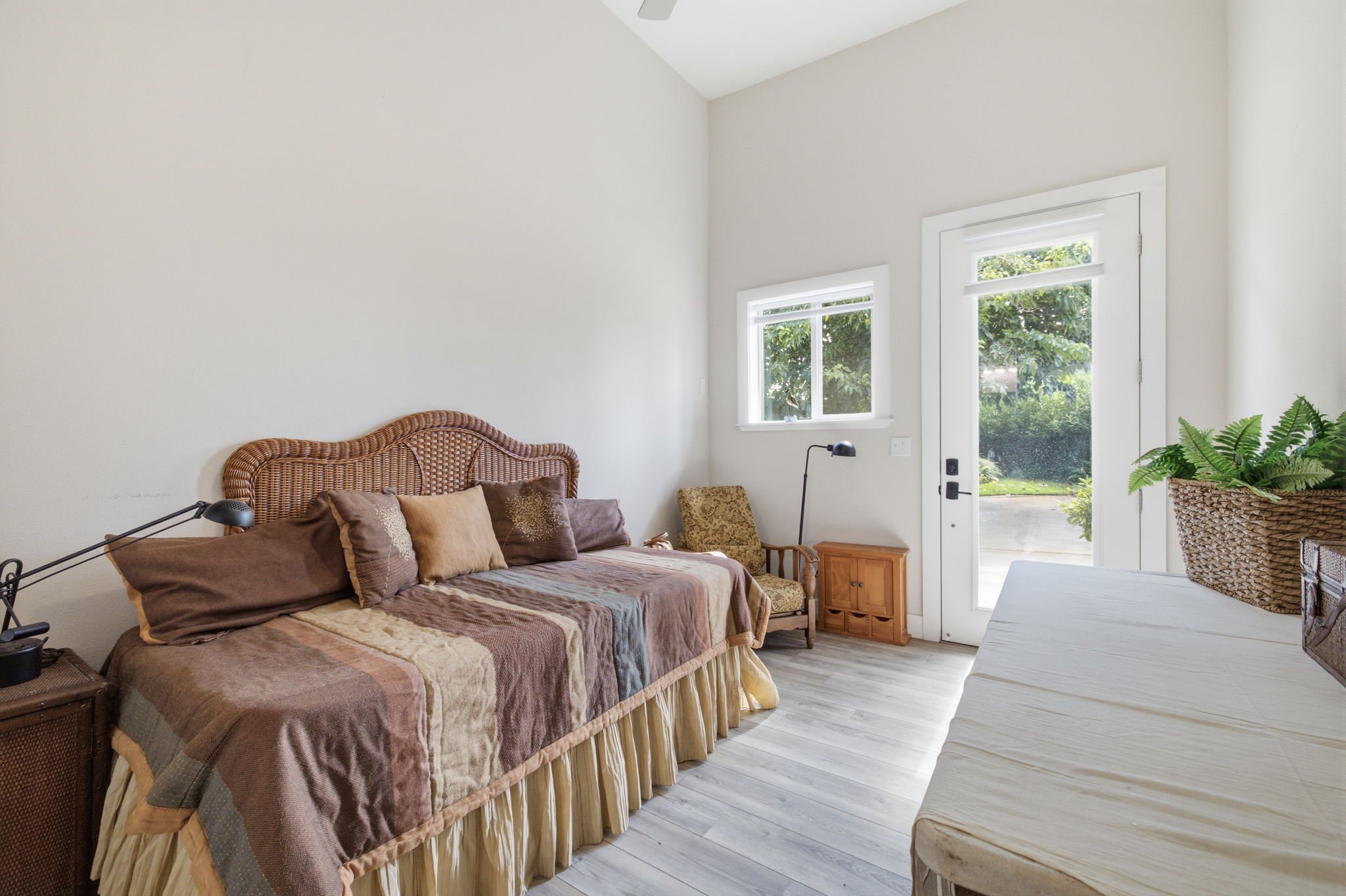 106-web-or-mls-22890 Mount Holly Re_013.jpg