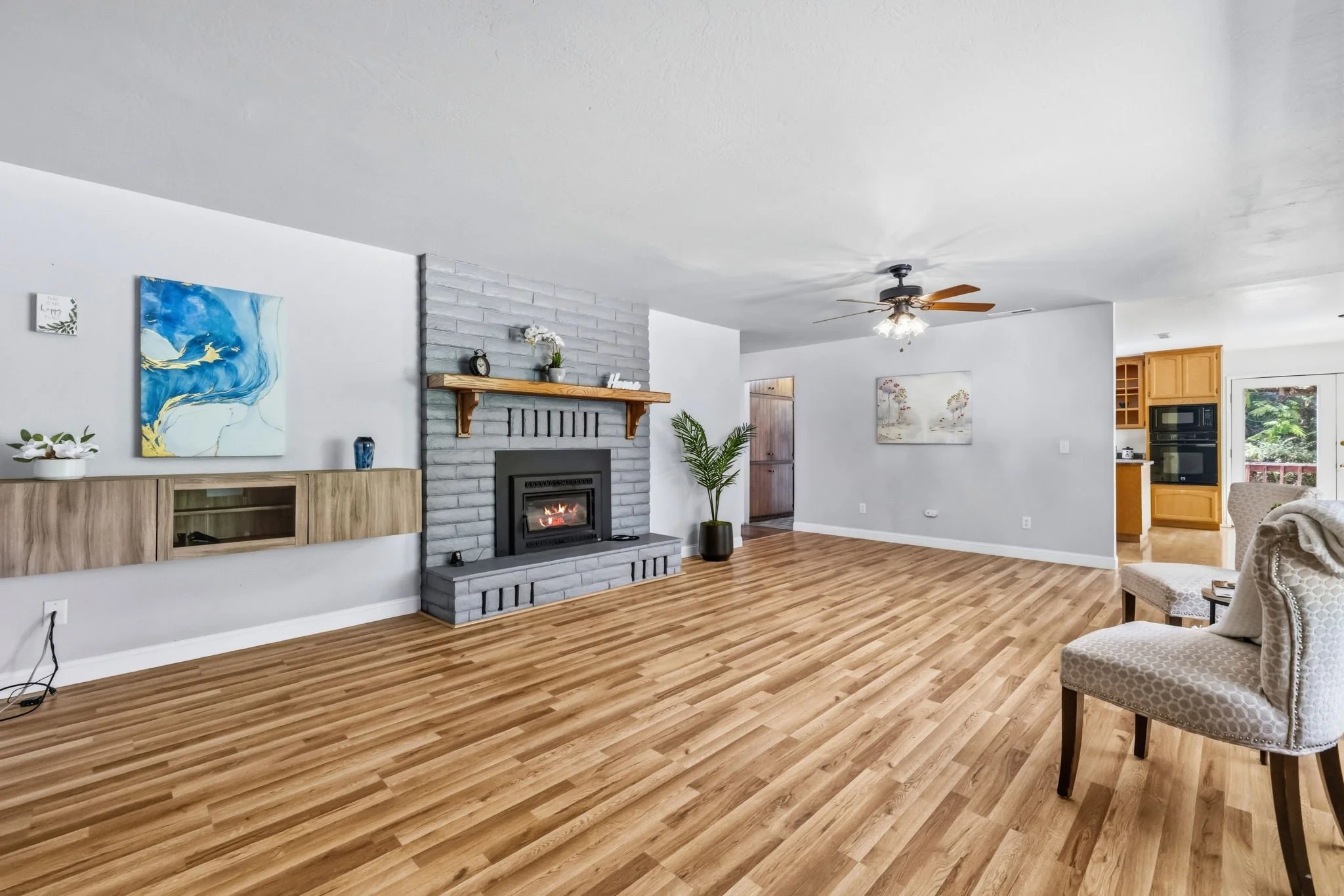 3-web-or-mls-19318 Mira Monte Rd-4.jpg