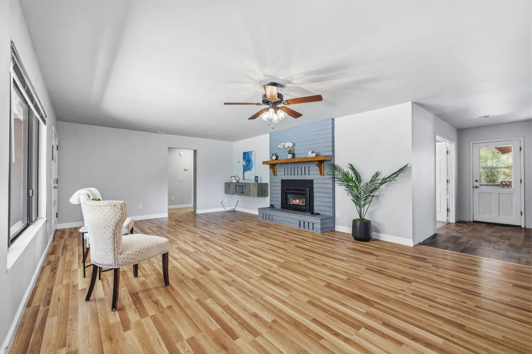 9-web-or-mls-19318 Mira Monte Rd-10.jpg