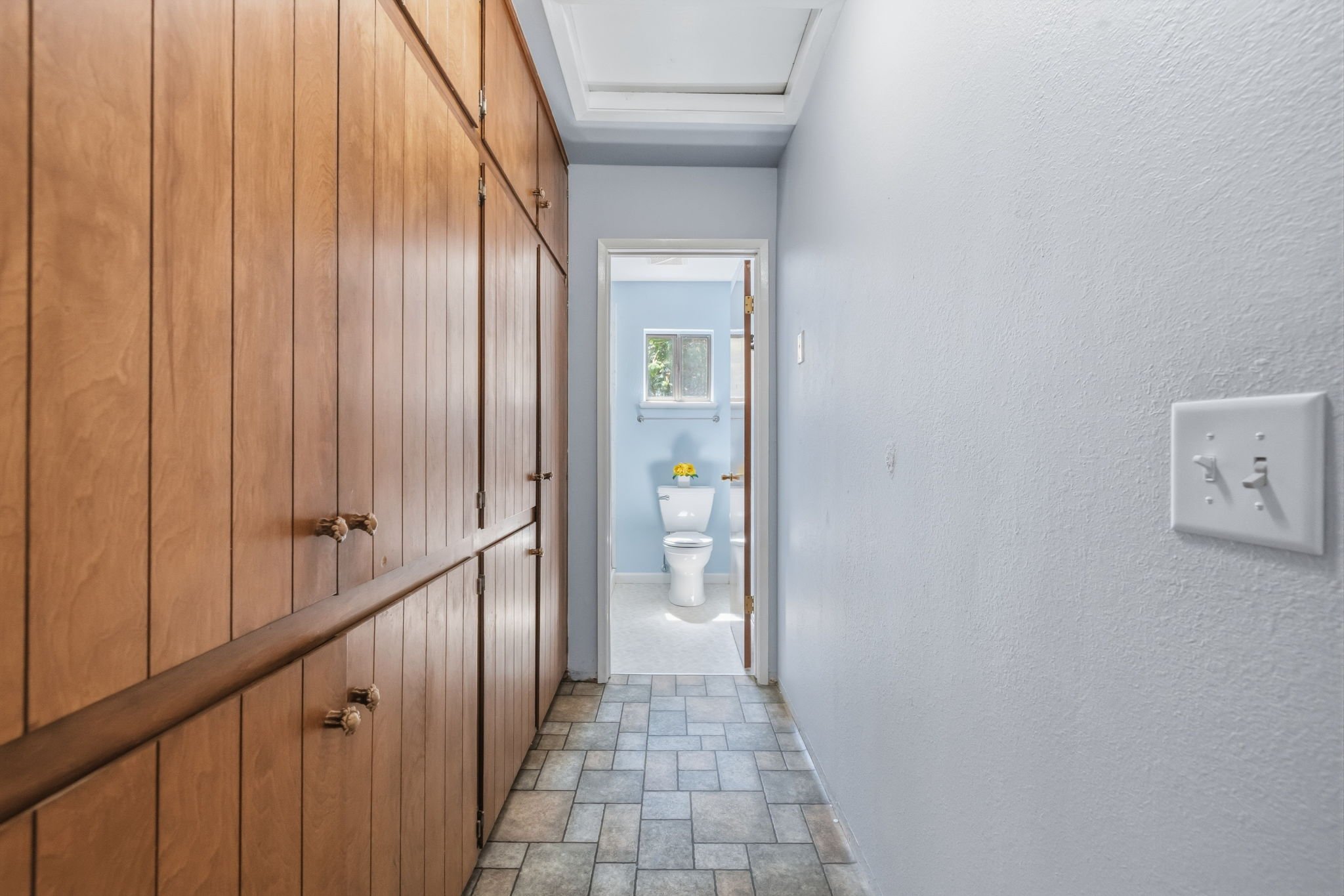 16-web-or-mls-19318 Mira Monte Rd-17.jpg