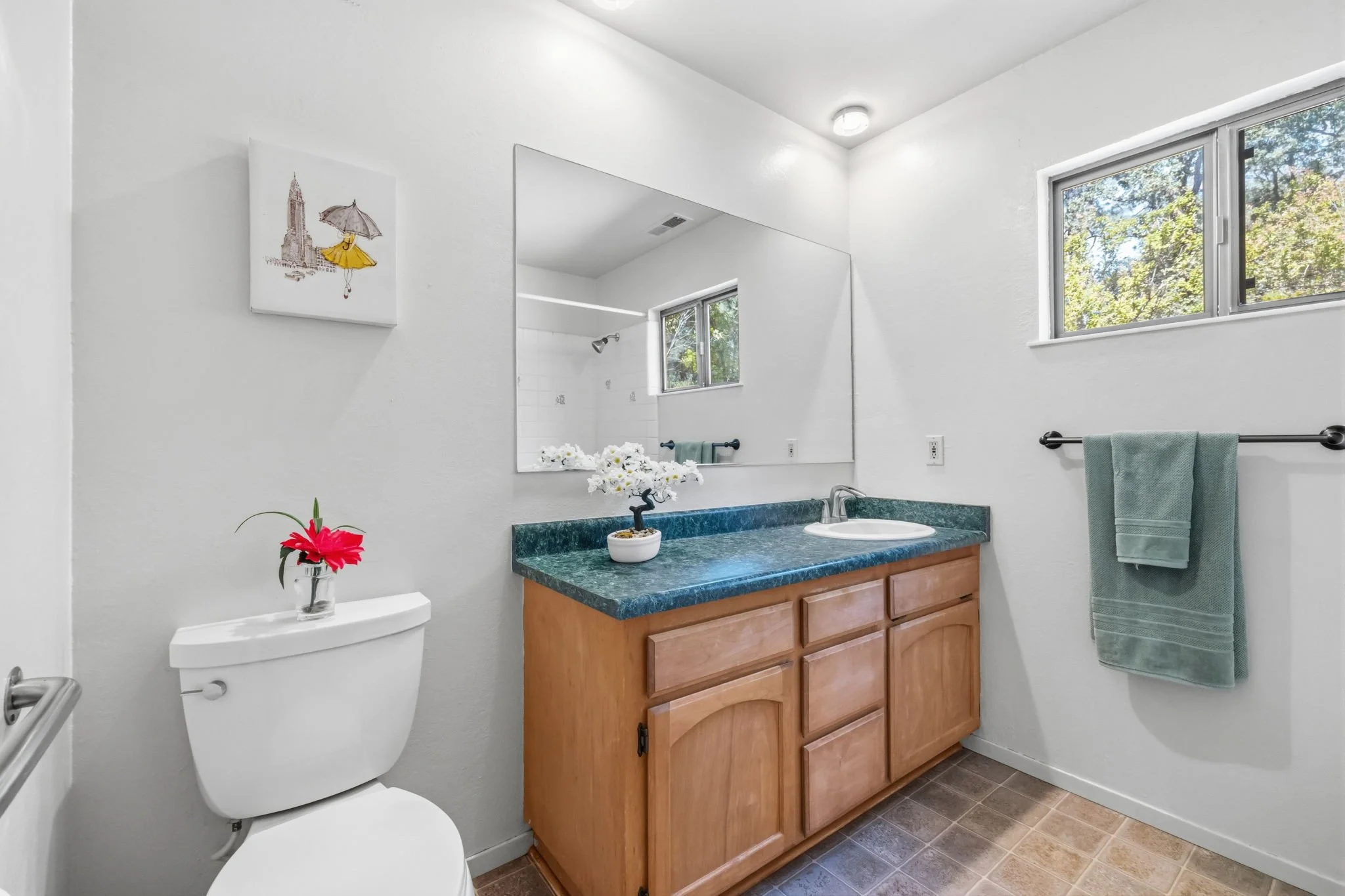 23-web-or-mls-19318 Mira Monte Rd-24.jpg