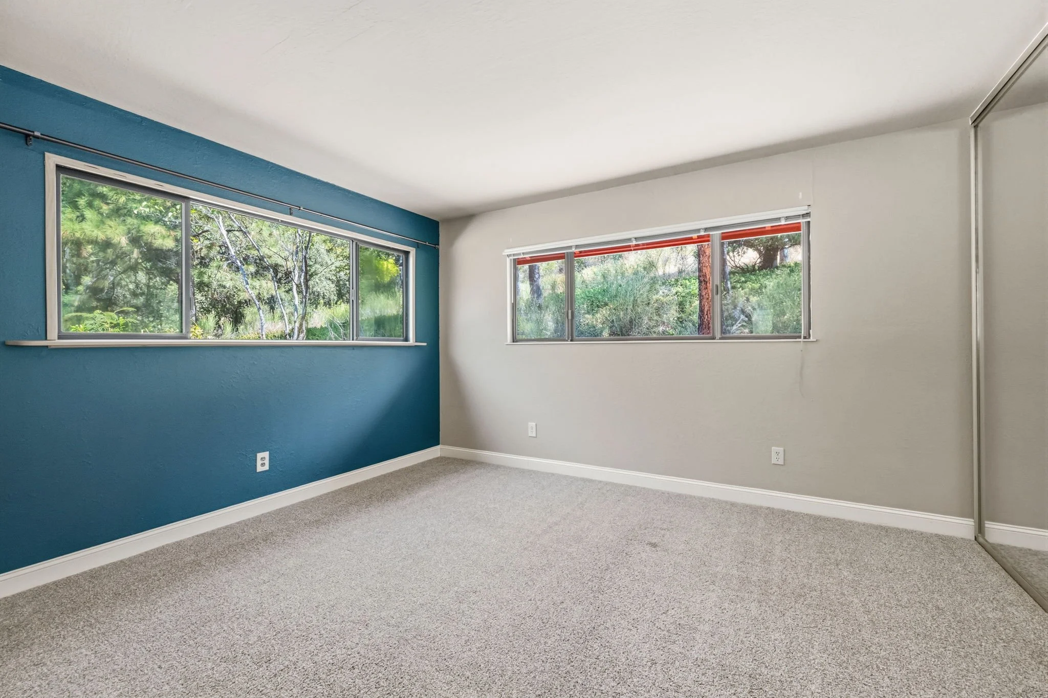 24-web-or-mls-19318 Mira Monte Rd-25.jpg