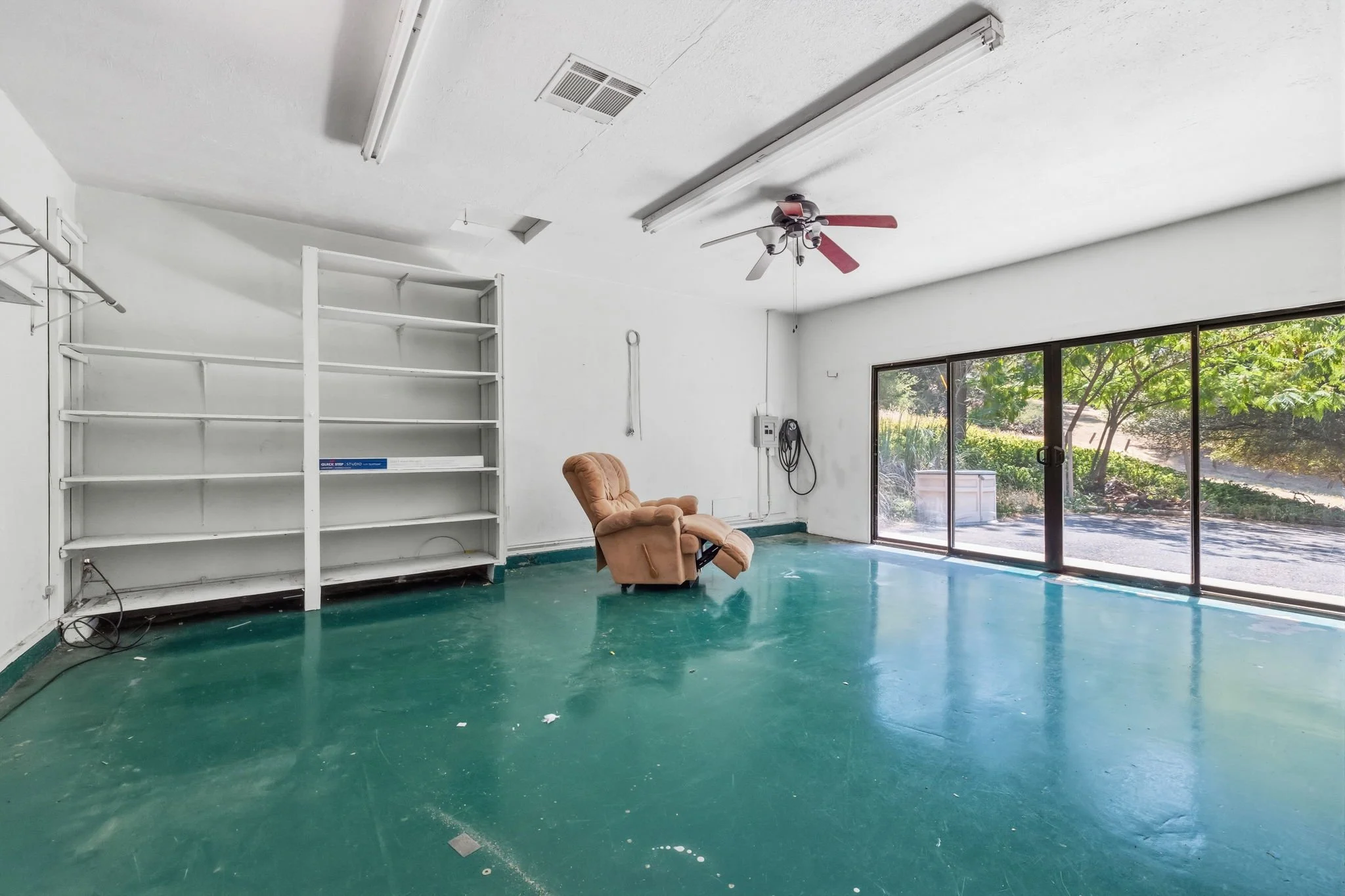 25-web-or-mls-19318 Mira Monte Rd-26.jpg