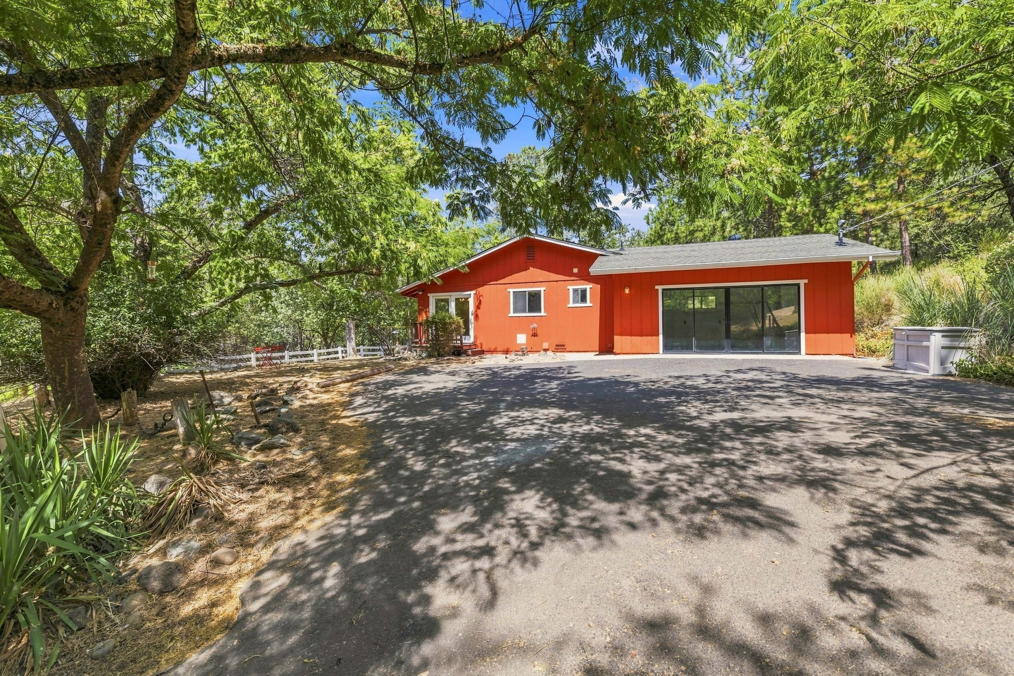 28-web-or-mls-19318 Mira Monte Rd-2.jpg
