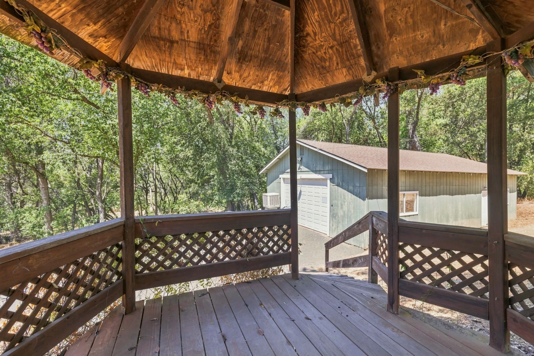 32-web-or-mls-19318 Mira Monte Rd-32.jpg