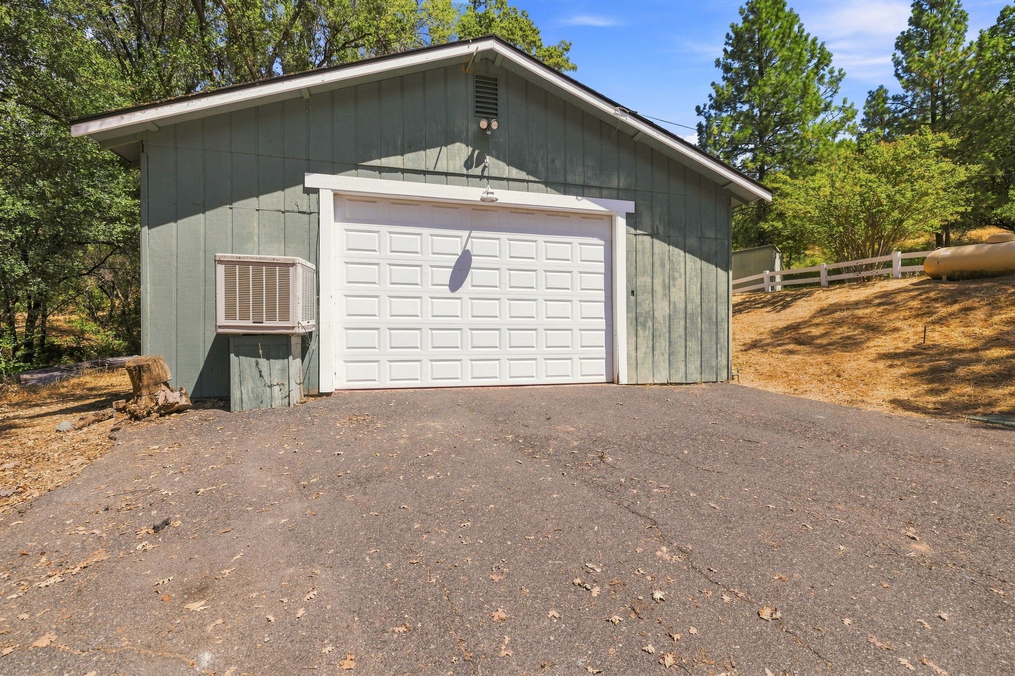 33-web-or-mls-19318 Mira Monte Rd-33.jpg