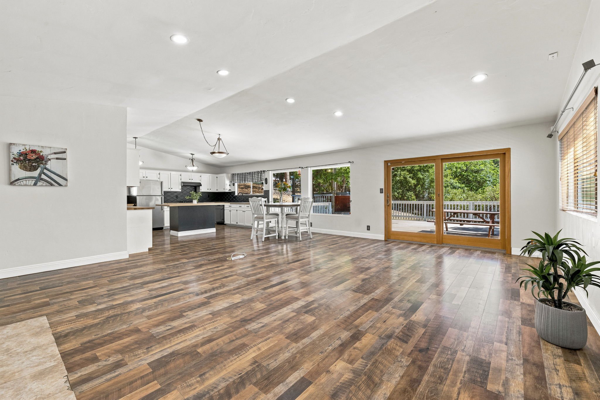 10-web-or-mls-22148 Crystal Falls_005.jpg