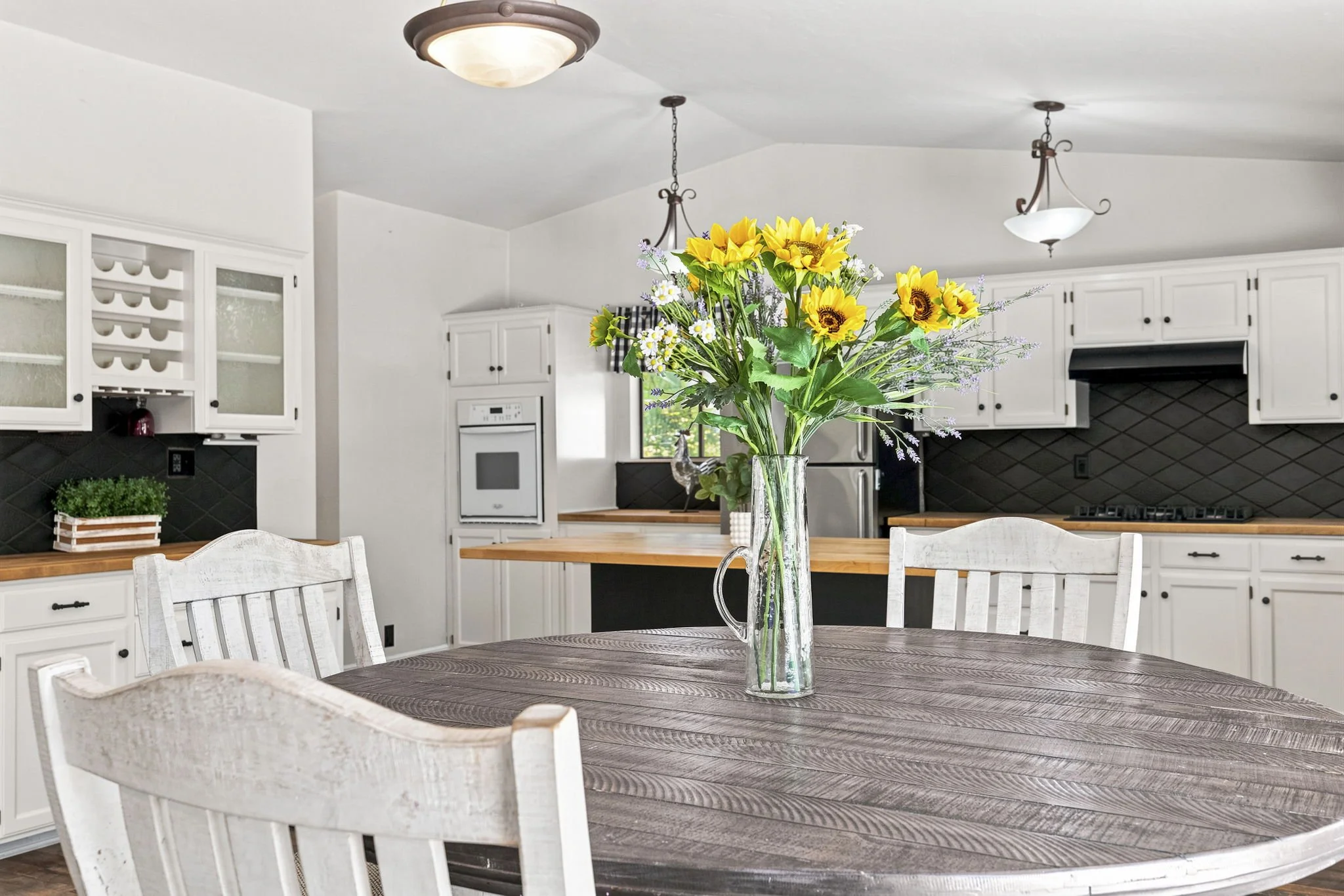 15-web-or-mls-22148 Crystal Falls_009.jpg