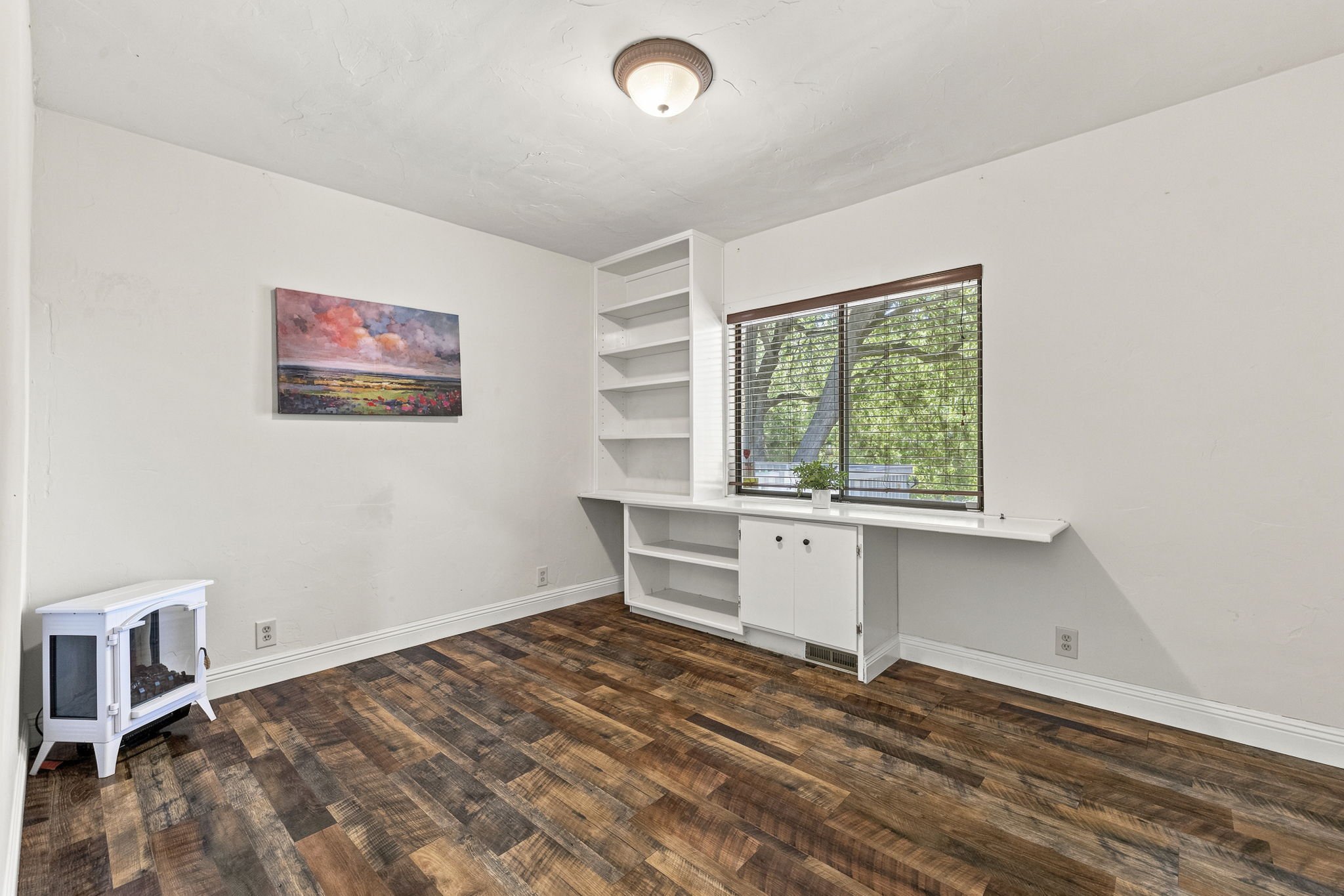 29-web-or-mls-22148 Crystal Falls_022.jpg
