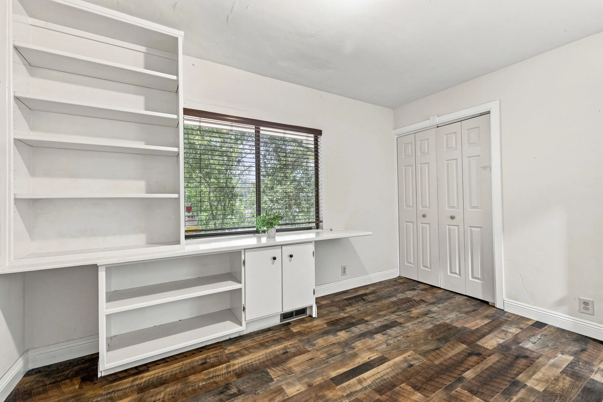 30-web-or-mls-22148 Crystal Falls_023.jpg