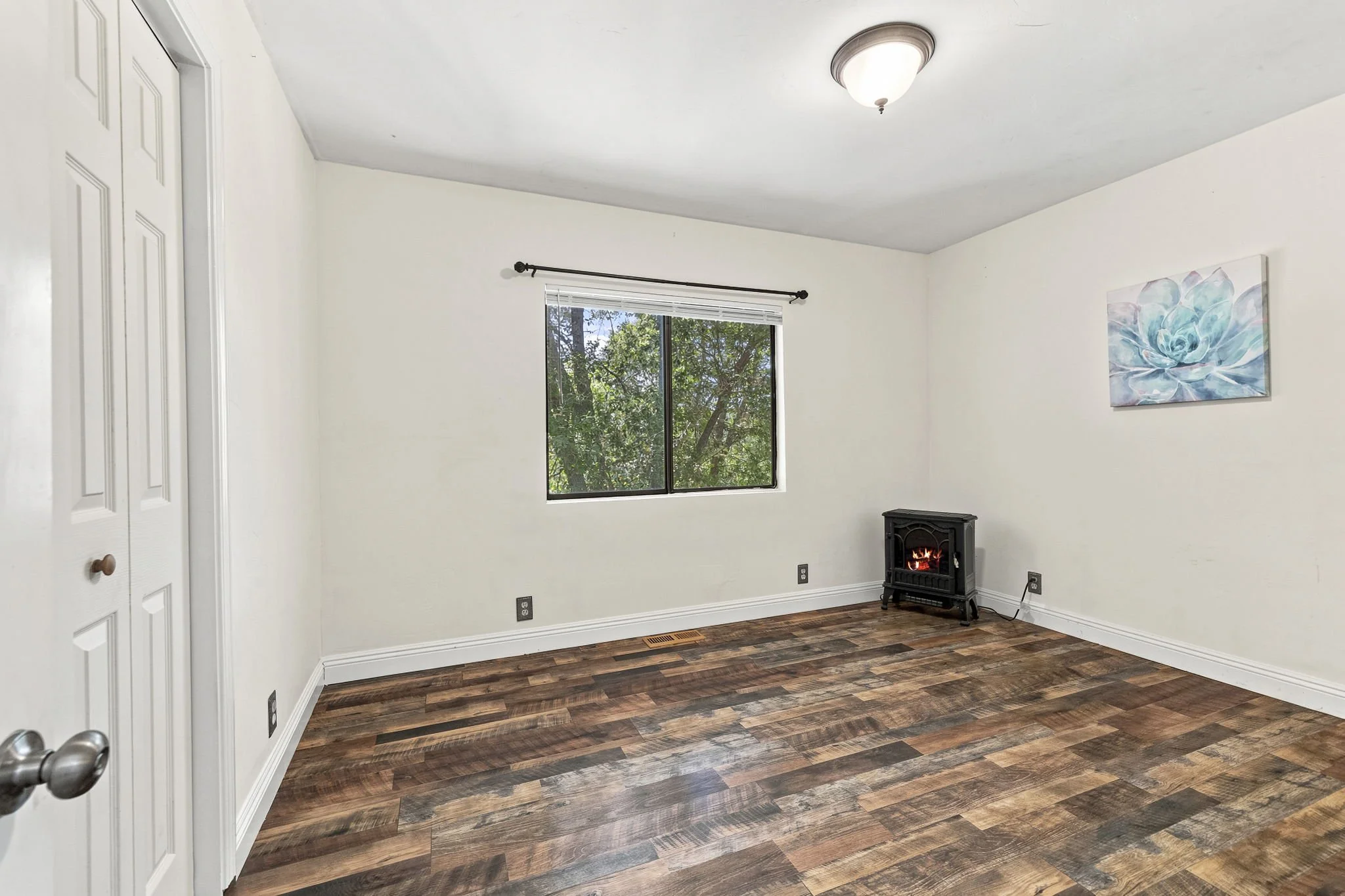 31-web-or-mls-22148 Crystal Falls_024 V2.jpg
