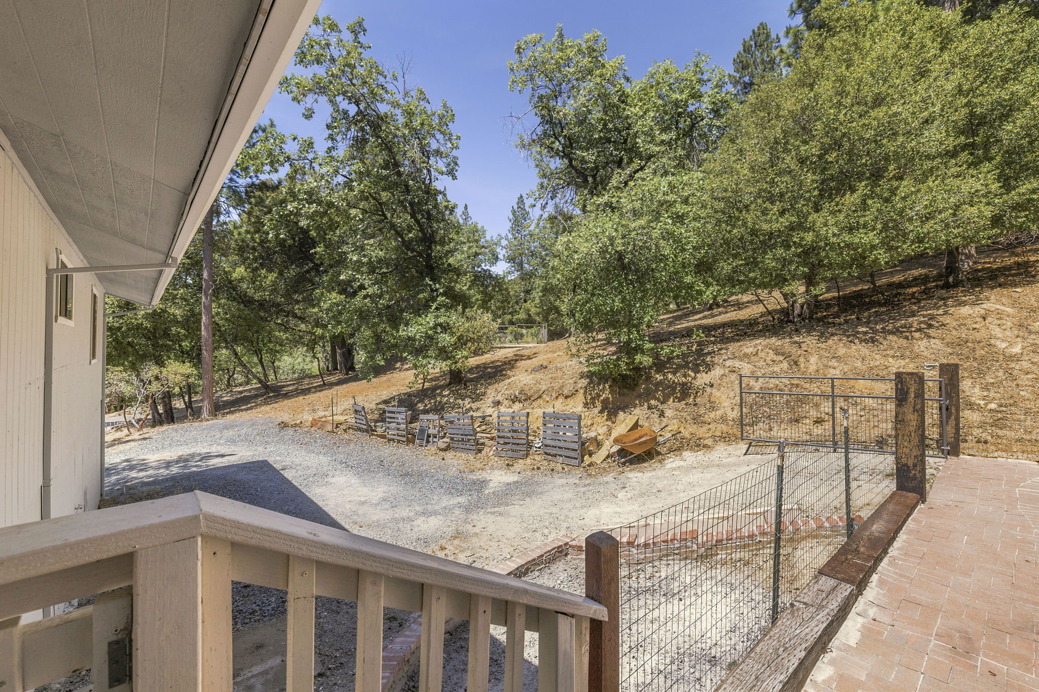 41-web-or-mls-22148 Crystal Falls_031.jpg