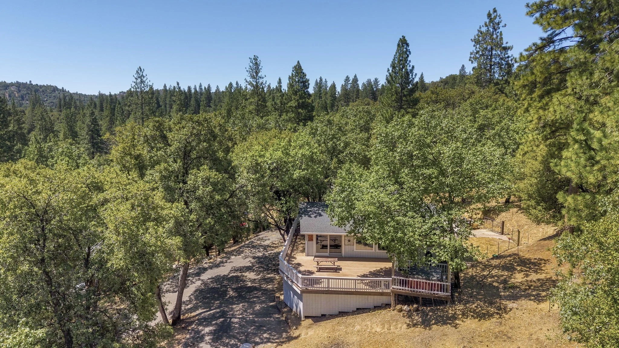 54-web-or-mls-22148 Crystal Falls_047.jpg