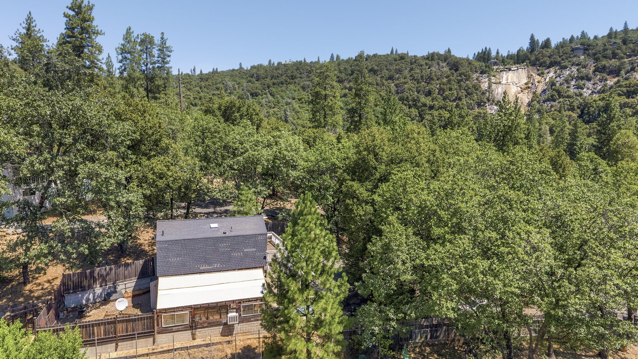 59-web-or-mls-22148 Crystal Falls_053.jpg