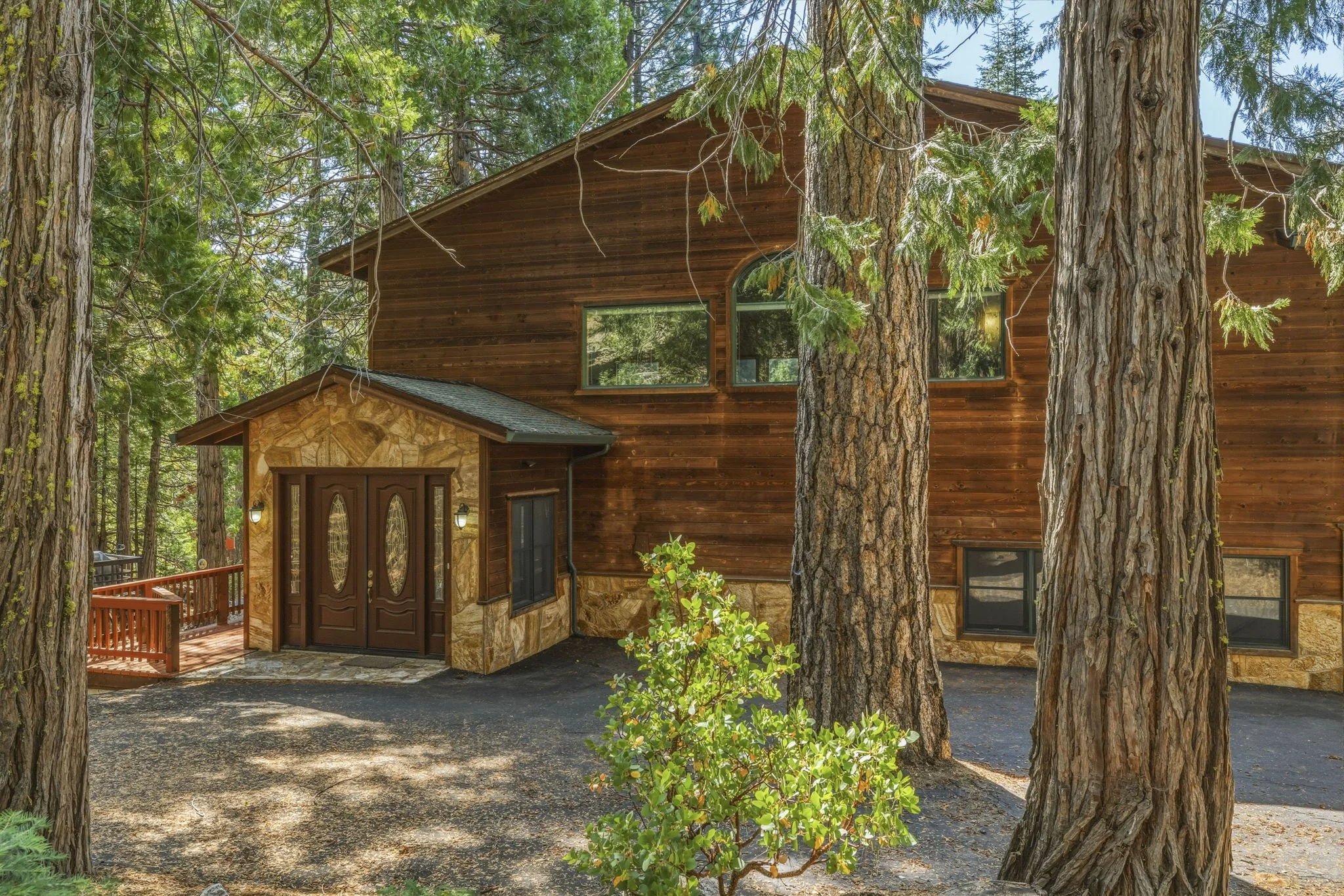 2-web-or-mls-28421 Old Strawberry Dr_051.jpg