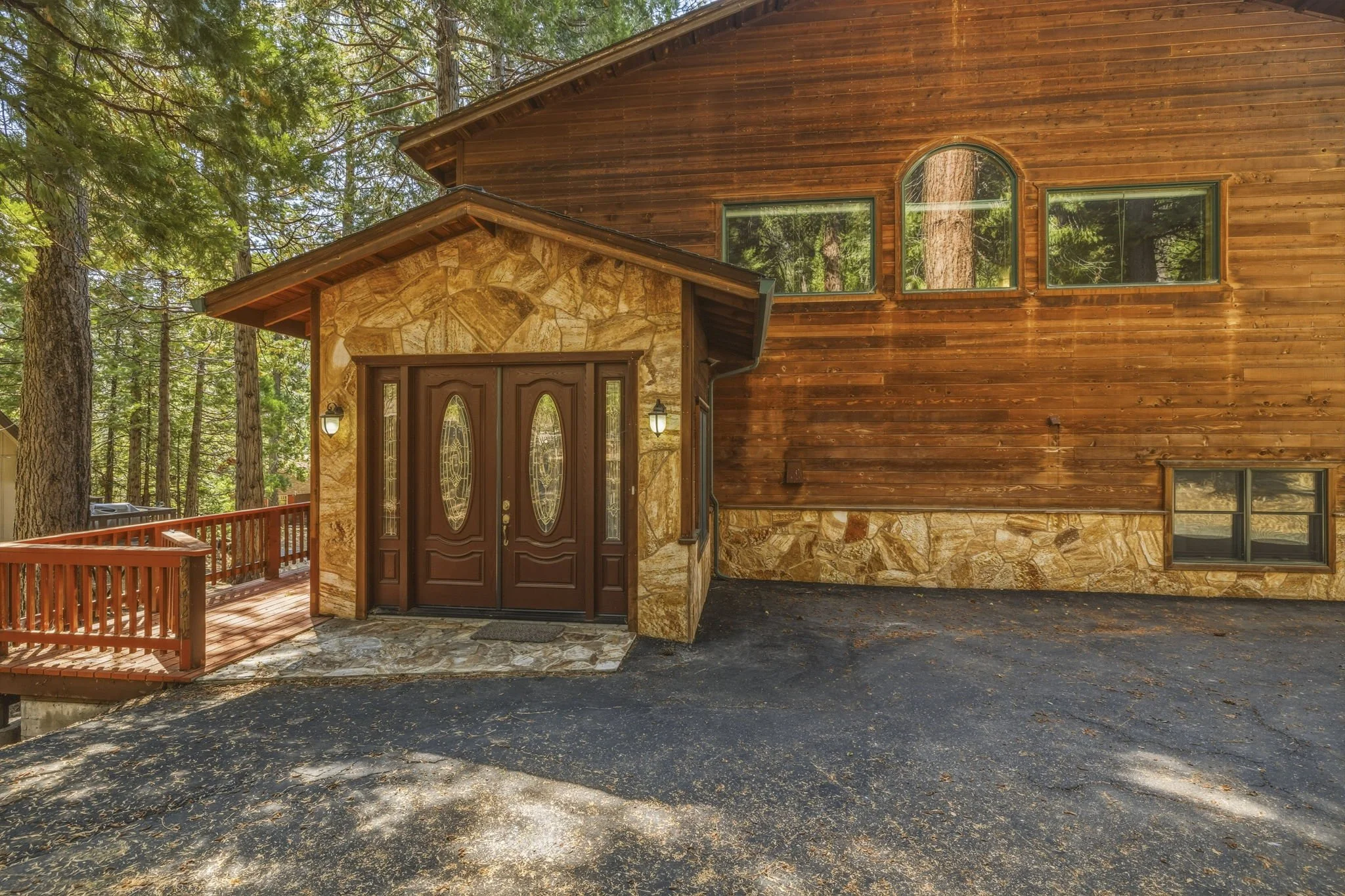 4-web-or-mls-28421 Old Strawberry Dr_049.jpg