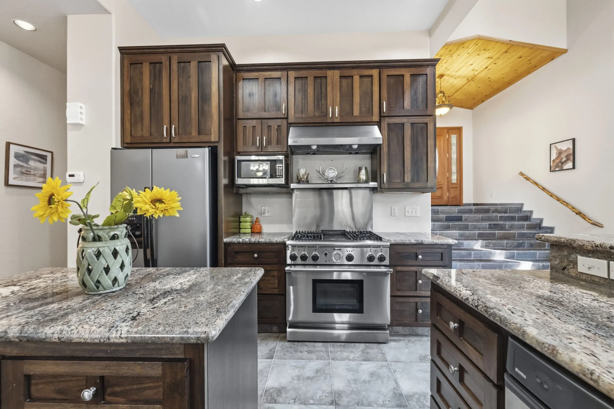 17-web-or-mls-28421 Old Strawberry Dr_013.jpg