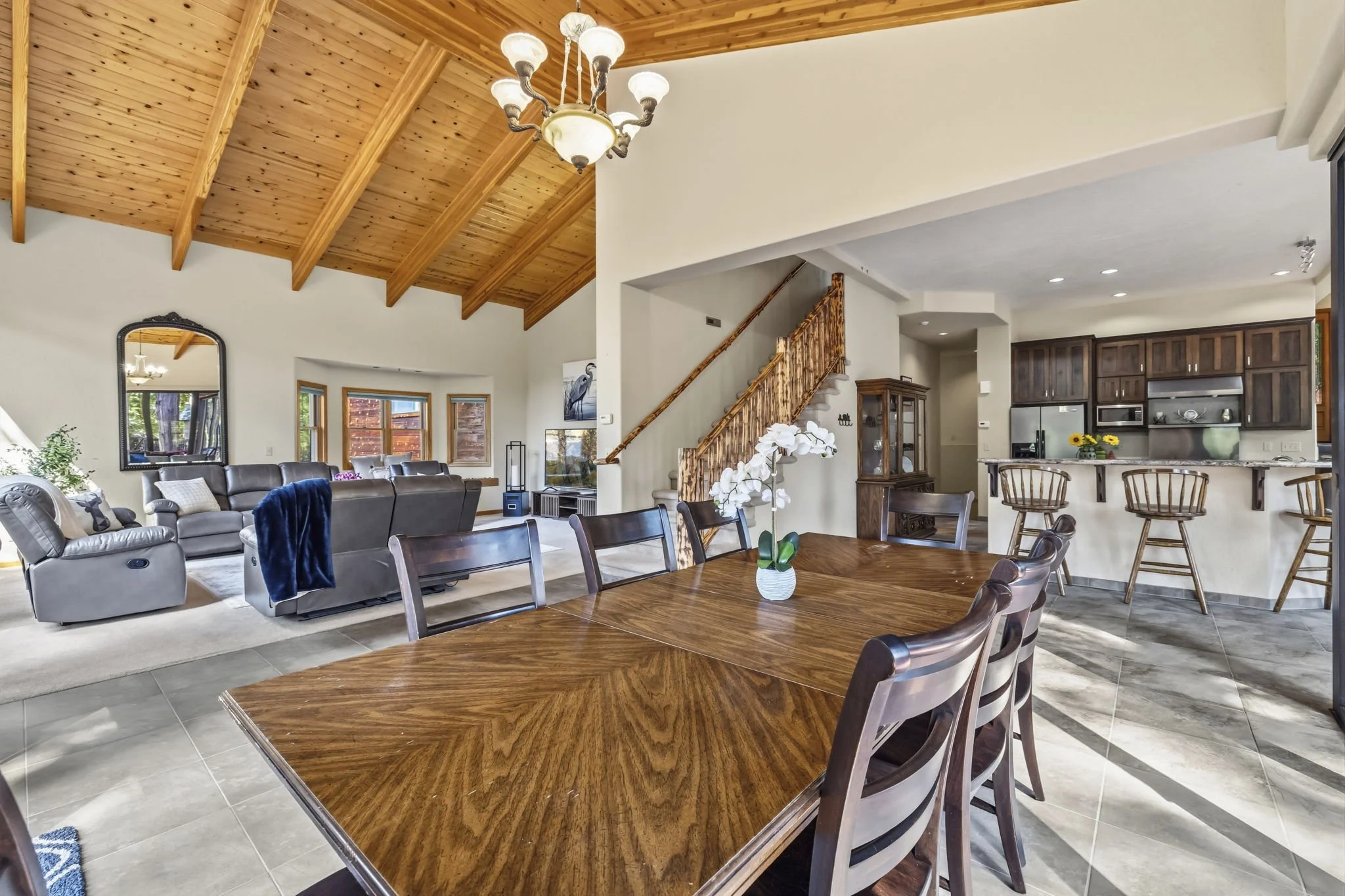 21-web-or-mls-28421 Old Strawberry Dr_017.jpg