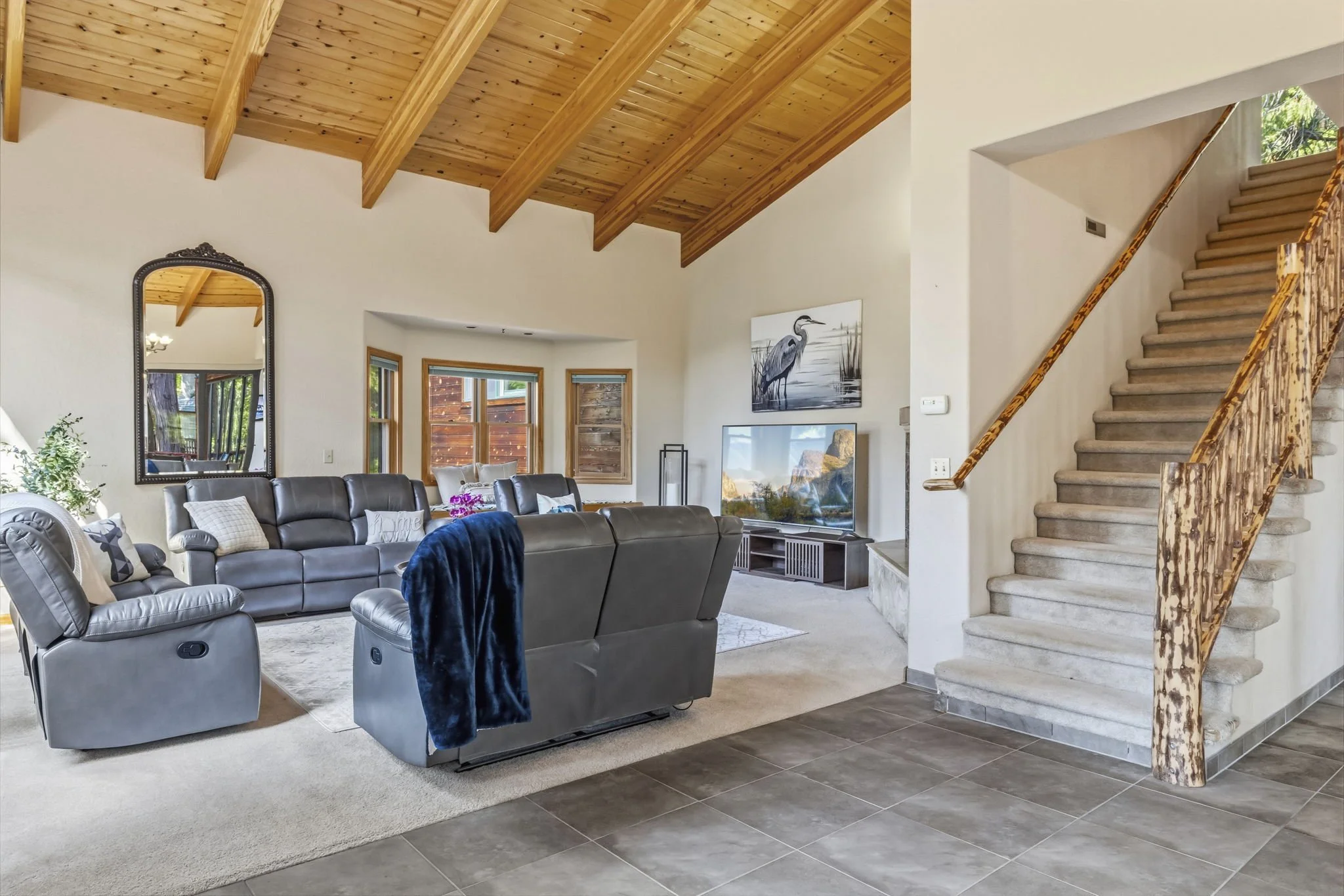 22-web-or-mls-28421 Old Strawberry Dr_018.jpg