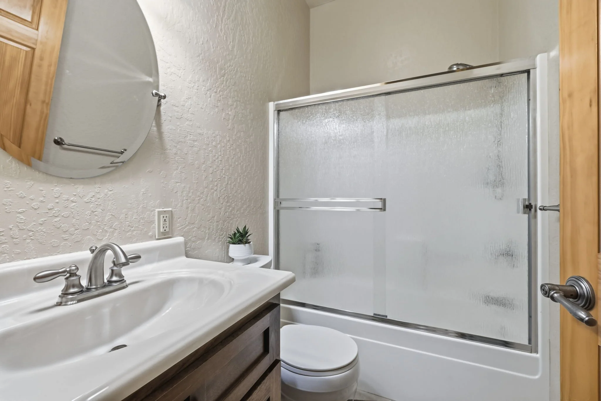 30-web-or-mls-28421 Old Strawberry Dr_023.jpg