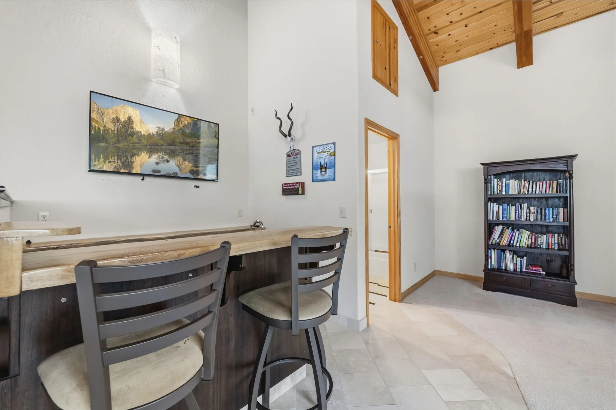 39-web-or-mls-28421 Old Strawberry Dr_032.jpg