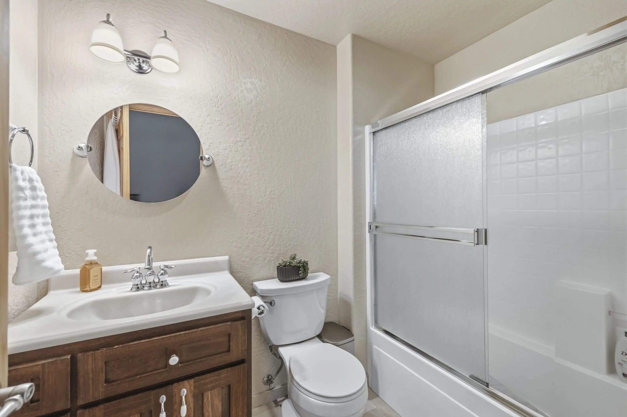 41-web-or-mls-28421 Old Strawberry Dr_034.jpg