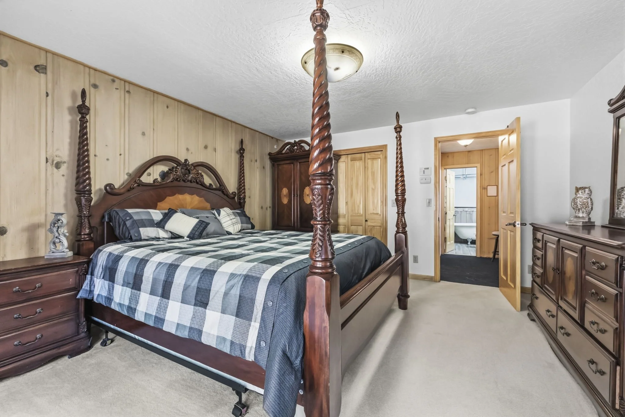 49-web-or-mls-28421 Old Strawberry Dr_042.jpg
