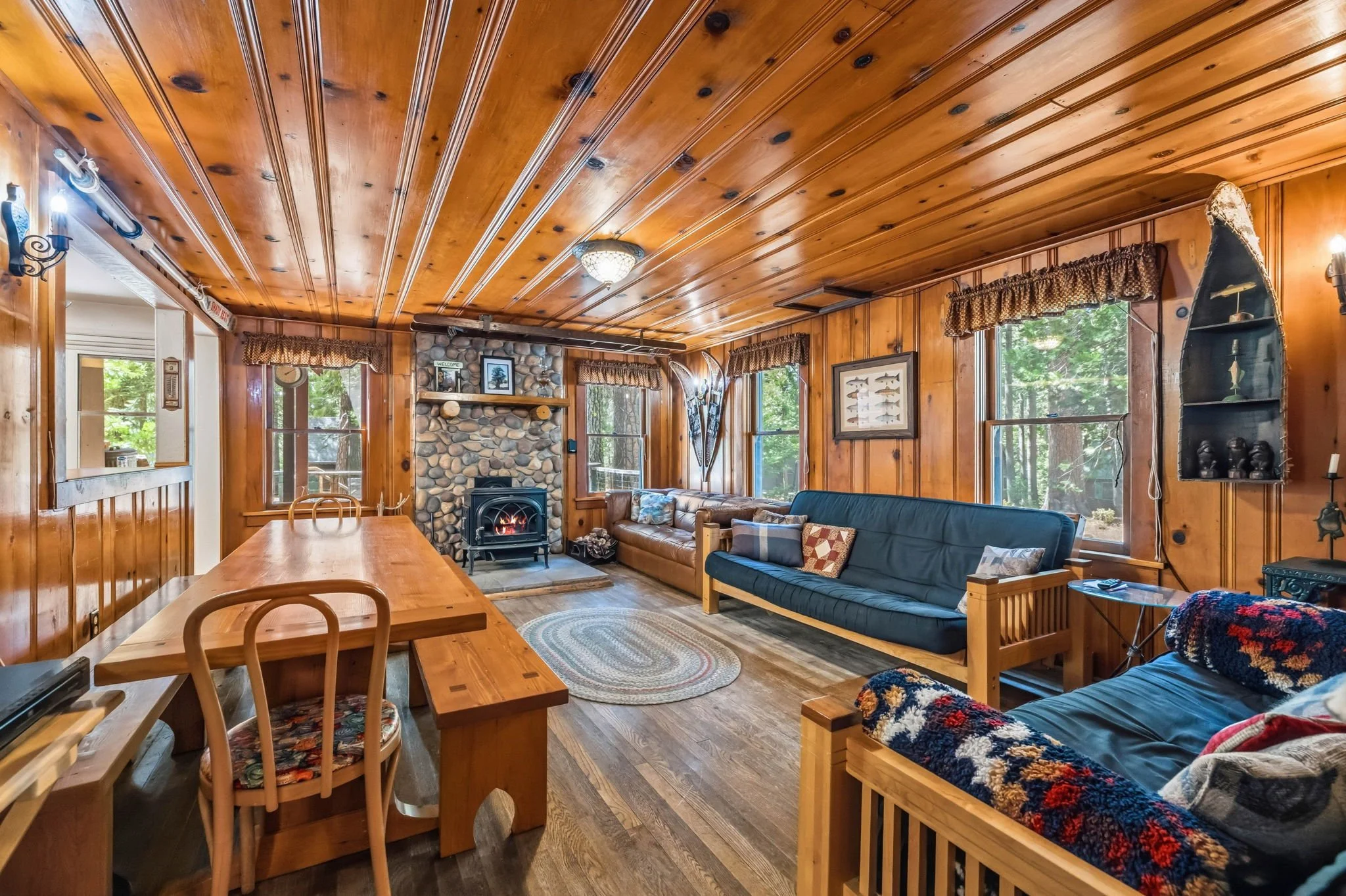 8-web-or-mls-112 Meadow View Rd-6.jpg
