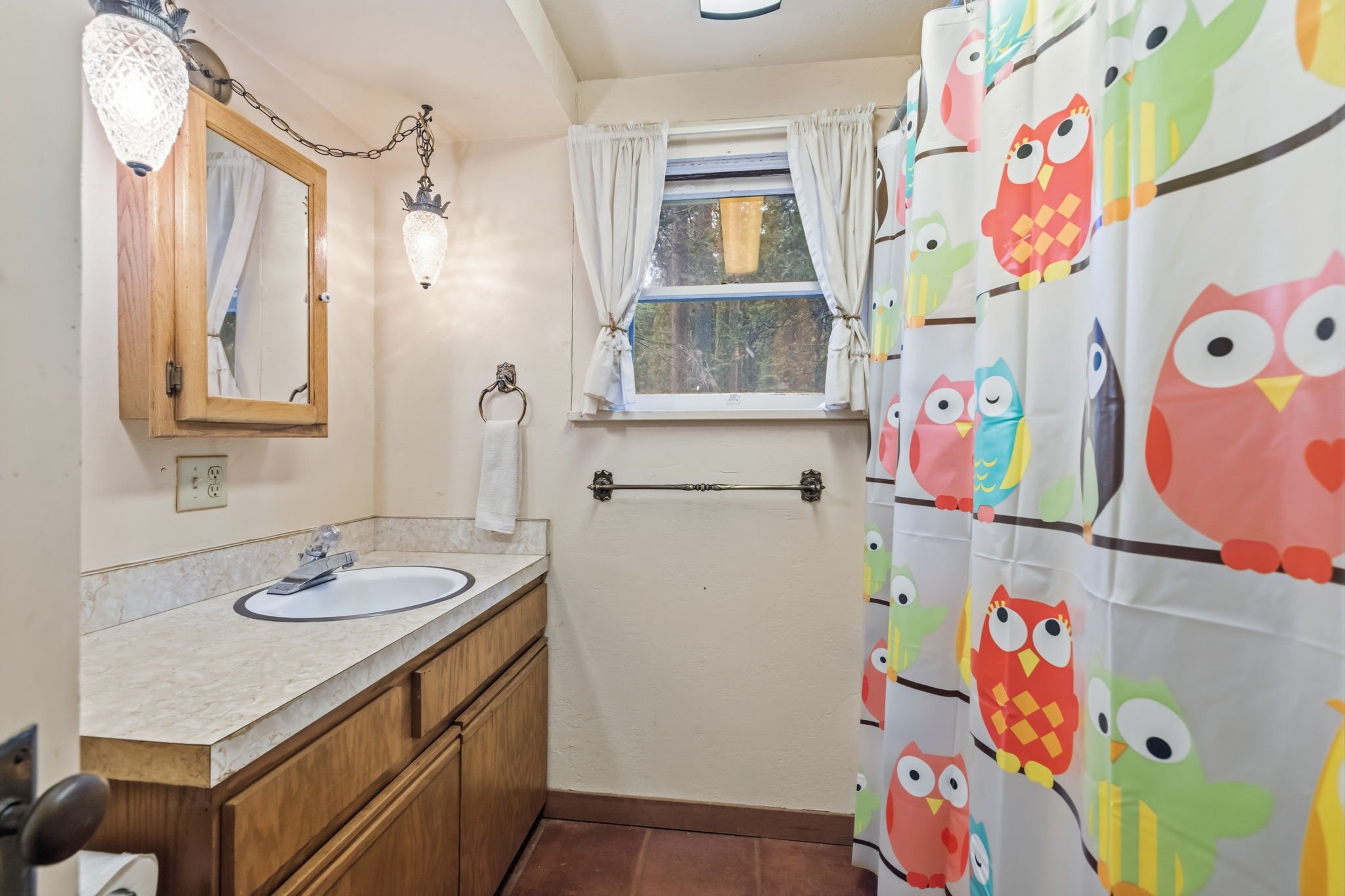 20-web-or-mls-112 Meadow View Rd-22.jpg