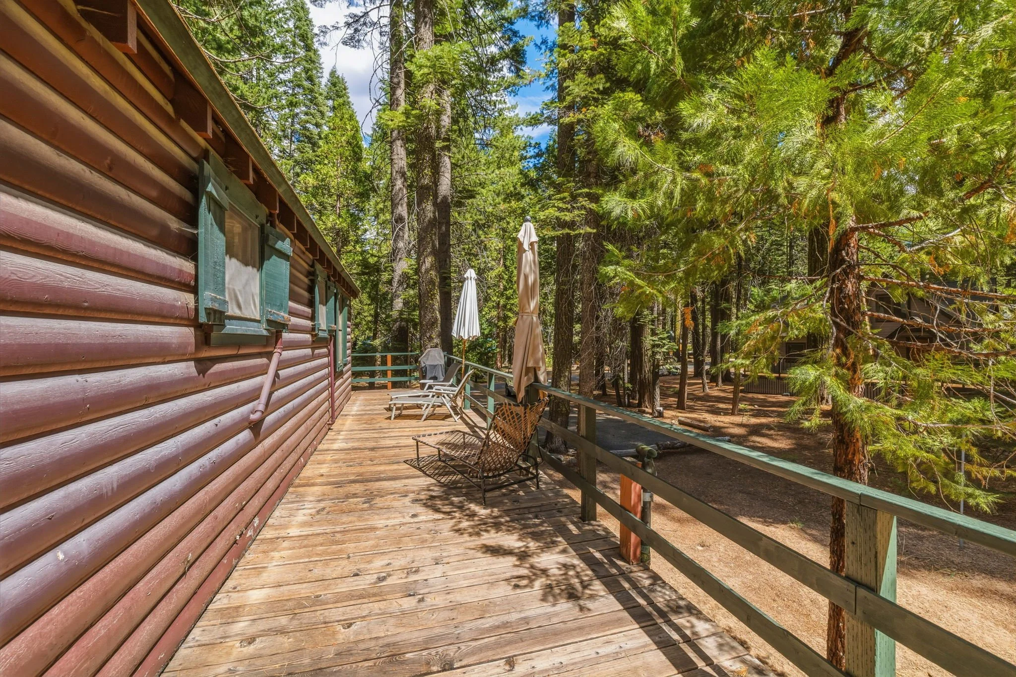 34-web-or-mls-112 Meadow View Rd-31.jpg