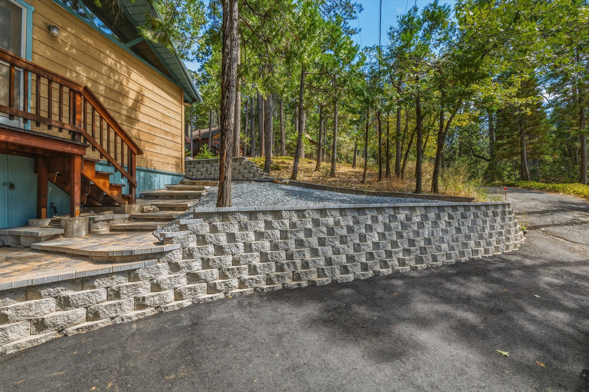 3-web-or-mls-18826 Laurel Ave-3.jpg