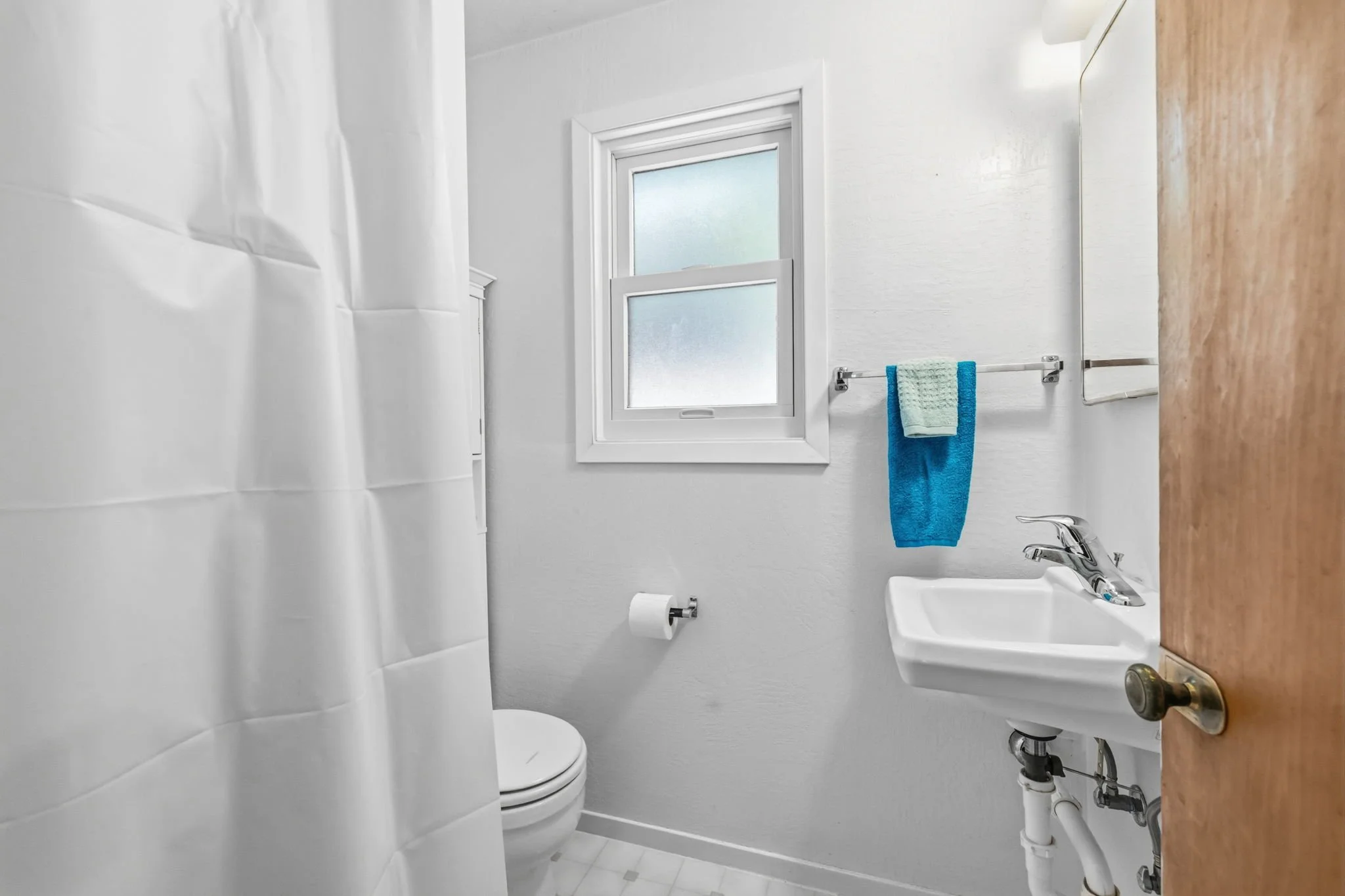 24-web-or-mls-18826 Laurel Ave-24.jpg