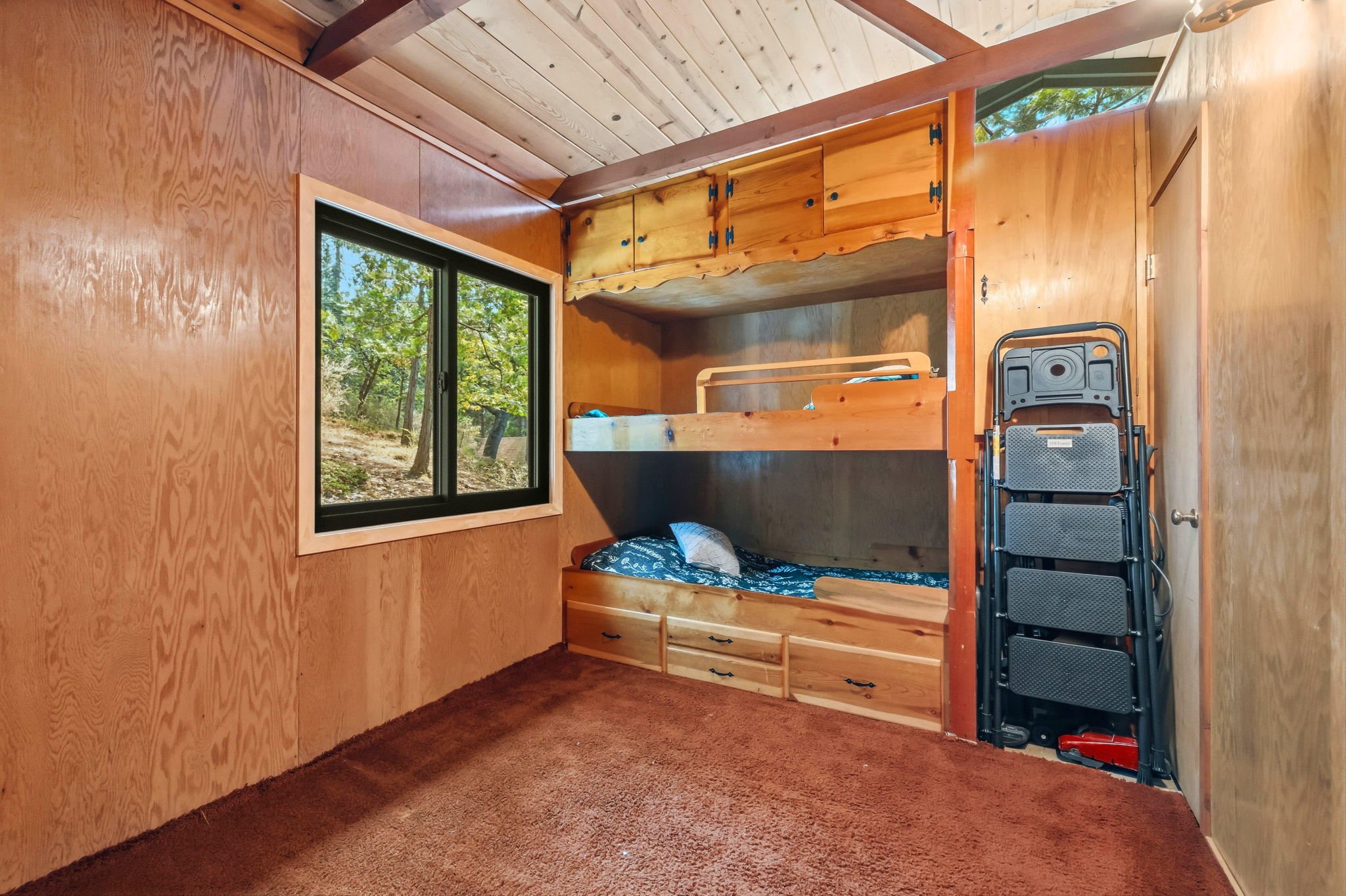 25-web-or-mls-25-print-18826 Laurel Ave-25.jpg