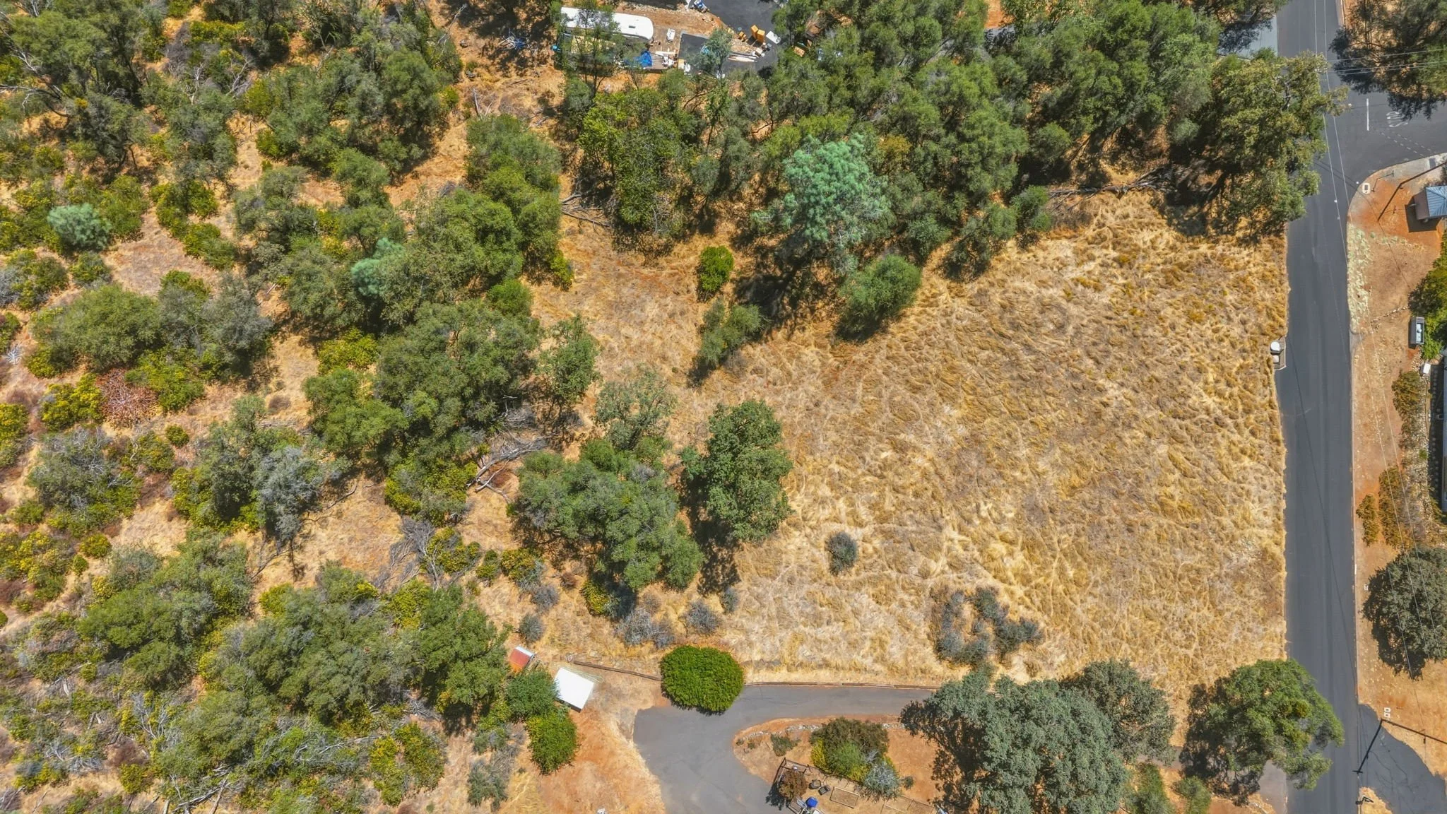 7-web-or-mls-22937 Columbia Vista Dr-7.jpg