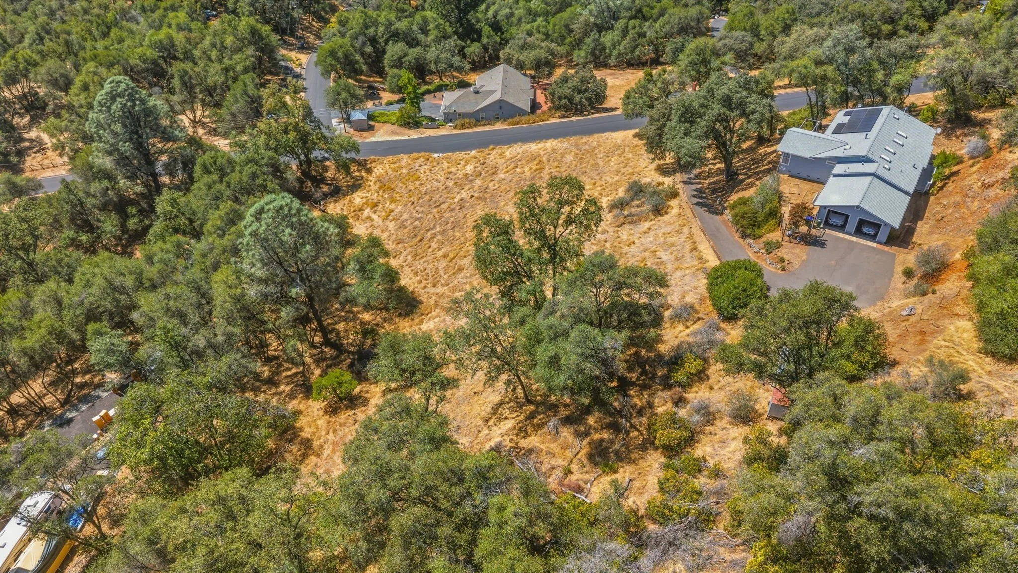 8-web-or-mls-22937 Columbia Vista Dr-8.jpg