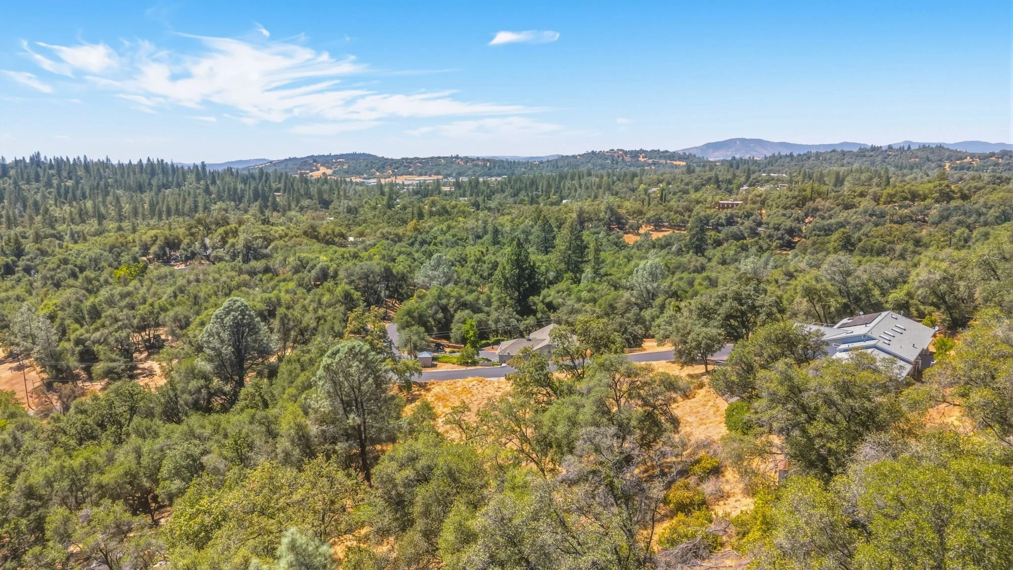 9-web-or-mls-22937 Columbia Vista Dr-9.jpg