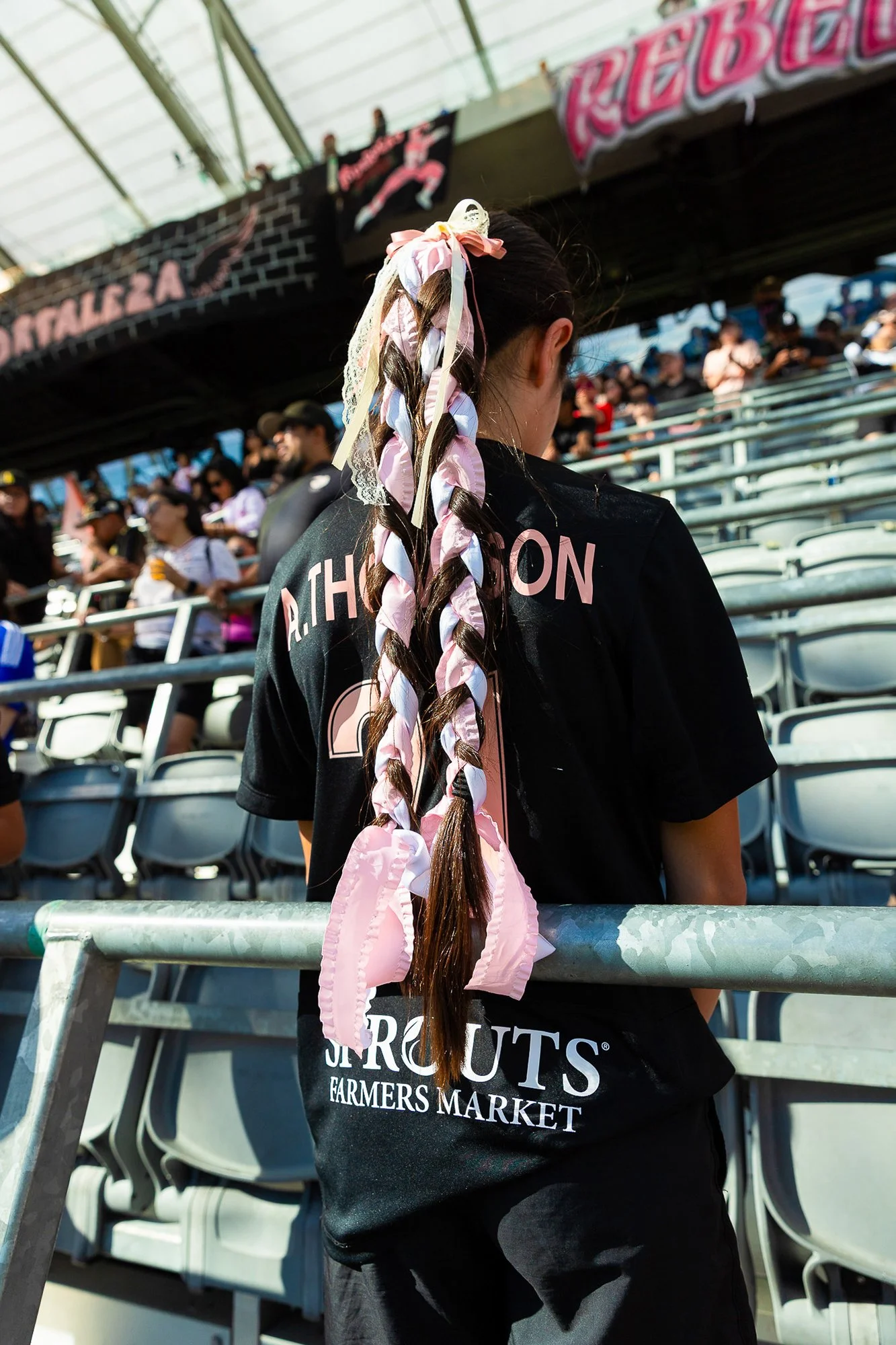 Leslie Rosales_Fan_1.jpg