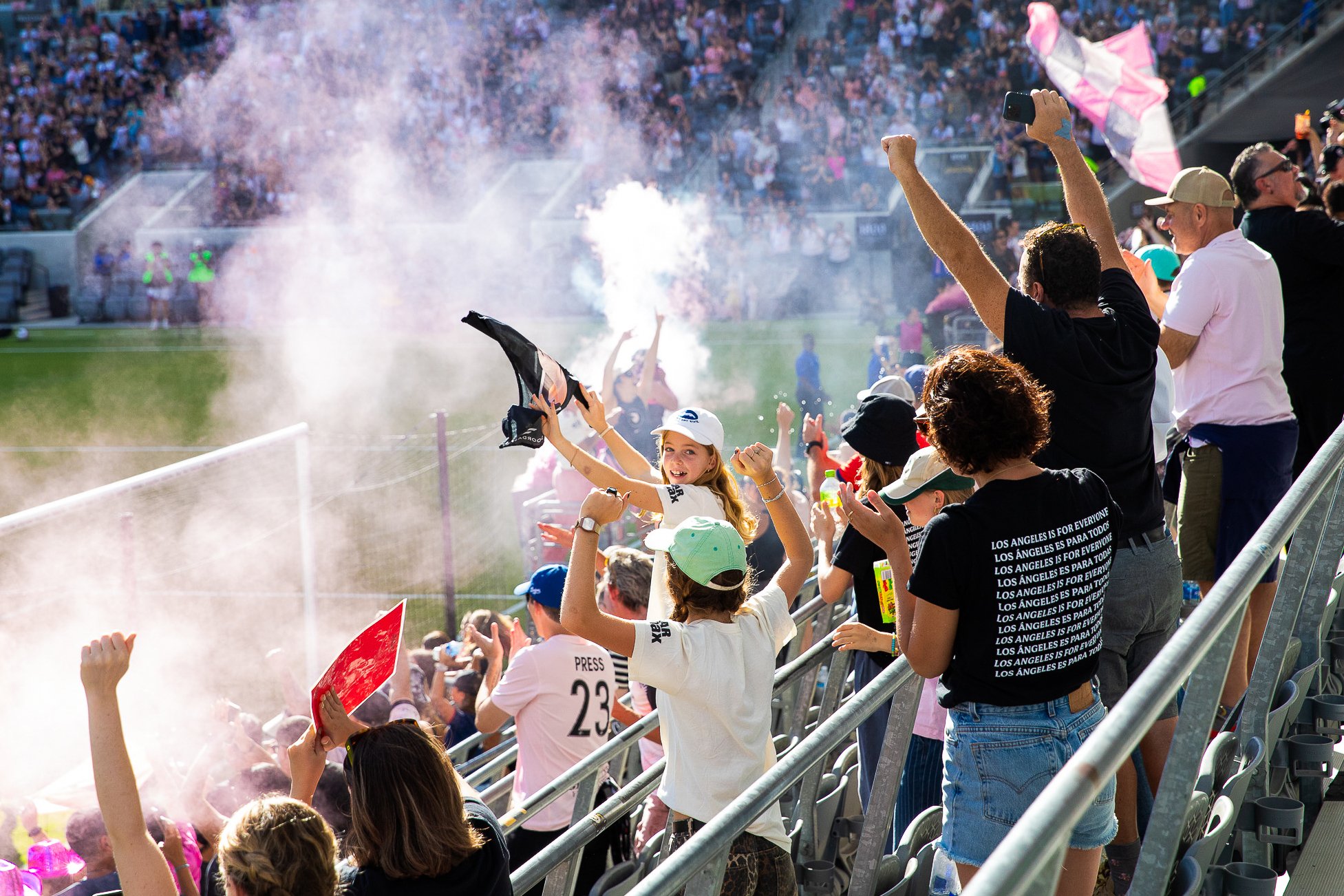 Leslie Rosales_Fan_3.jpg