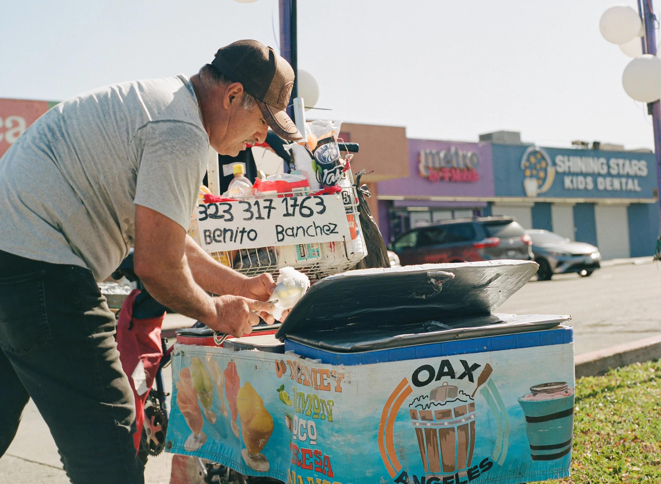 Trabajador , 2026, Medium format film, 16x20 inches
 
 
A familiar hustle, one that we observe and participate in ourselves. It is vital in this city, and its rhythms drive us to keep us going. 