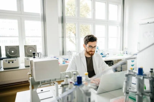 Supporting or Challenging Expert Testimony with Clinical Clarity