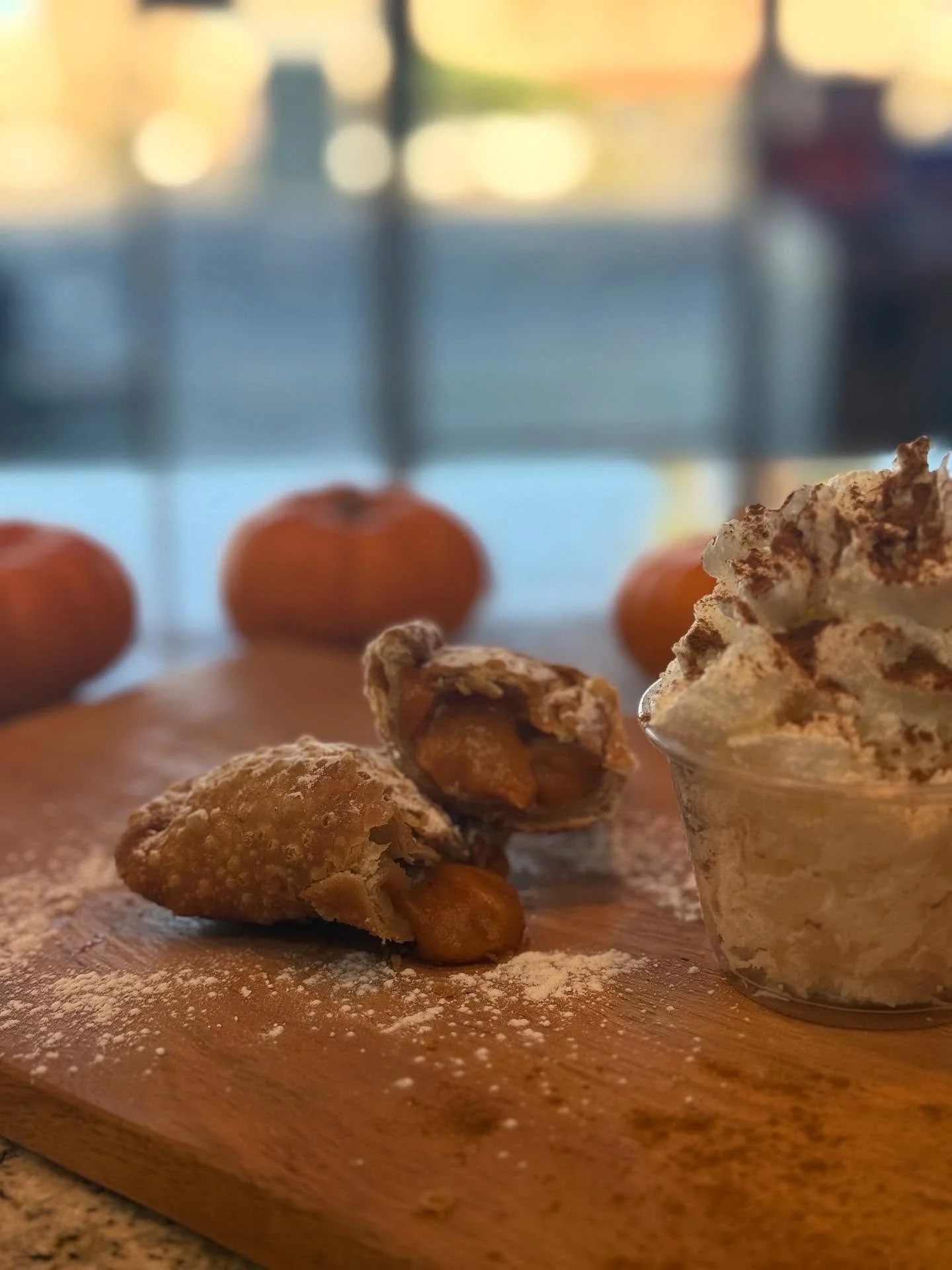 🍂 Fall just got a whole lot spicier! Introducing our limited-time Pumpkin Pie Empanada &ndash; flaky golden crust wrapped around creamy pumpkin filling, swirled with warm cinnamon, nutmeg, and a hint of clove. It&rsquo;s like autumn in every bite! ?