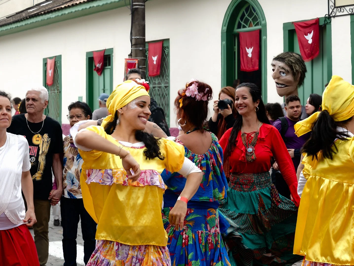 GIRL IN YELLOW_NZ8_6149 - cópia.jpg