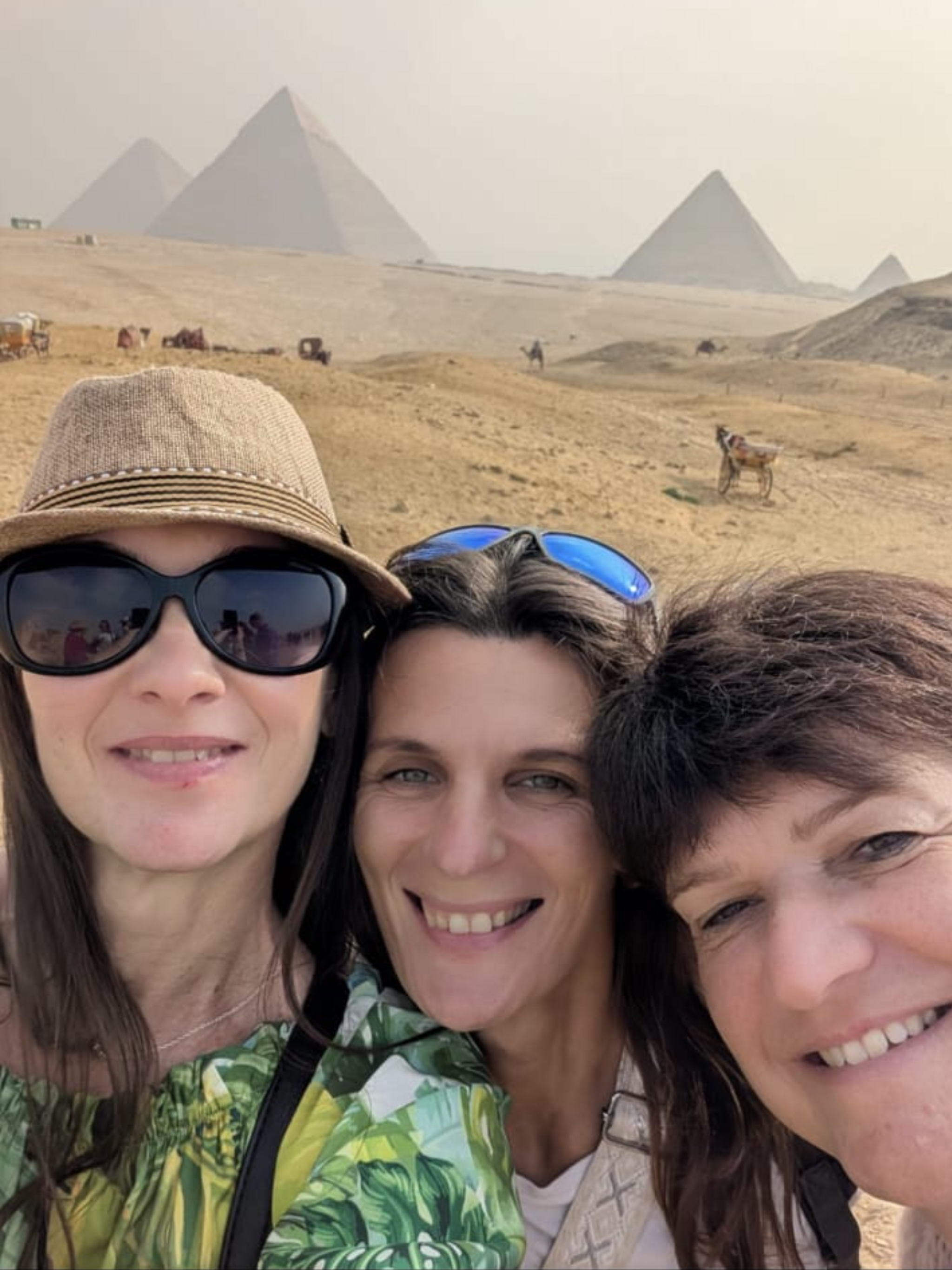Skupina, ktorá sa vydala navštíviť silové miesta v Egypte s Le Rêve.