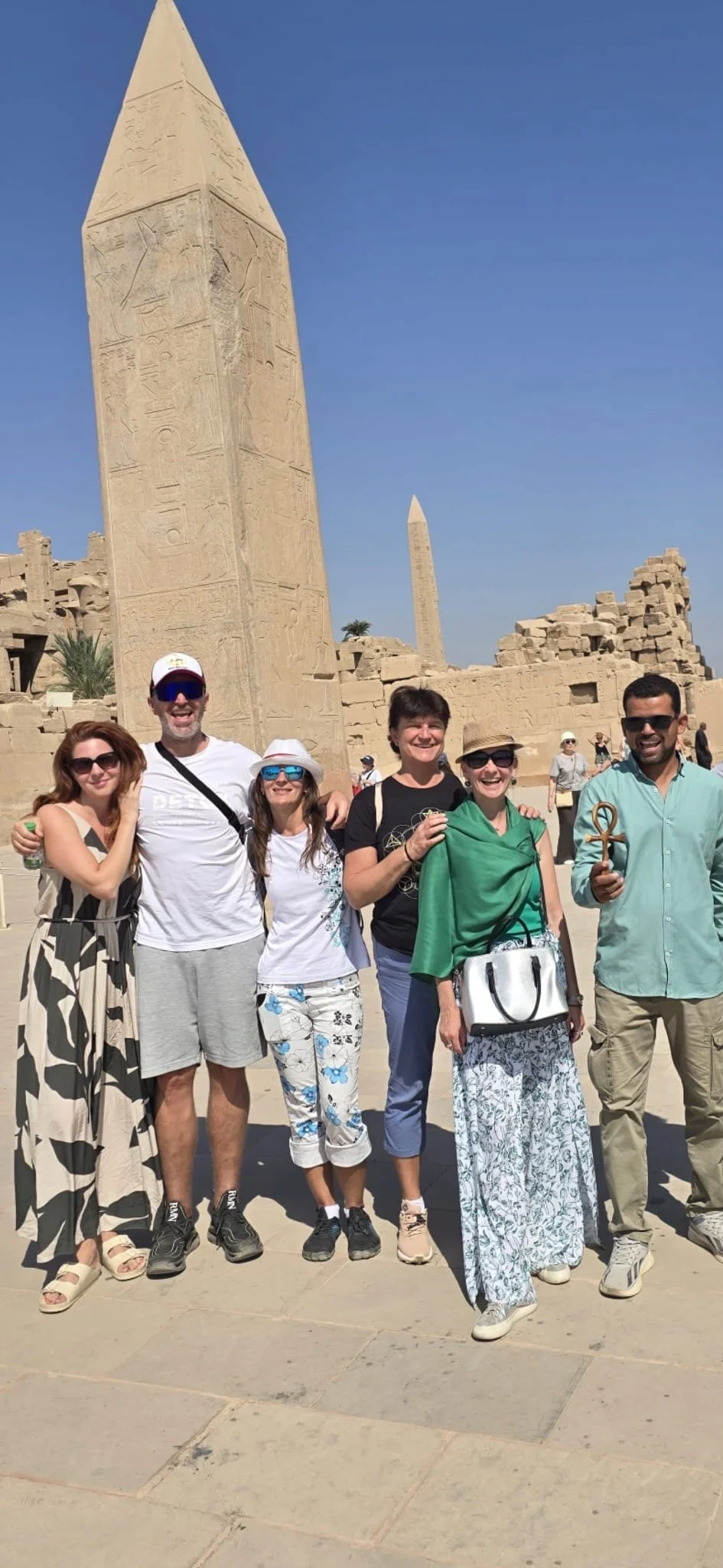 Skupina, ktorá sa vydala navštíviť silové miesta v Egypte s Le Rêve.