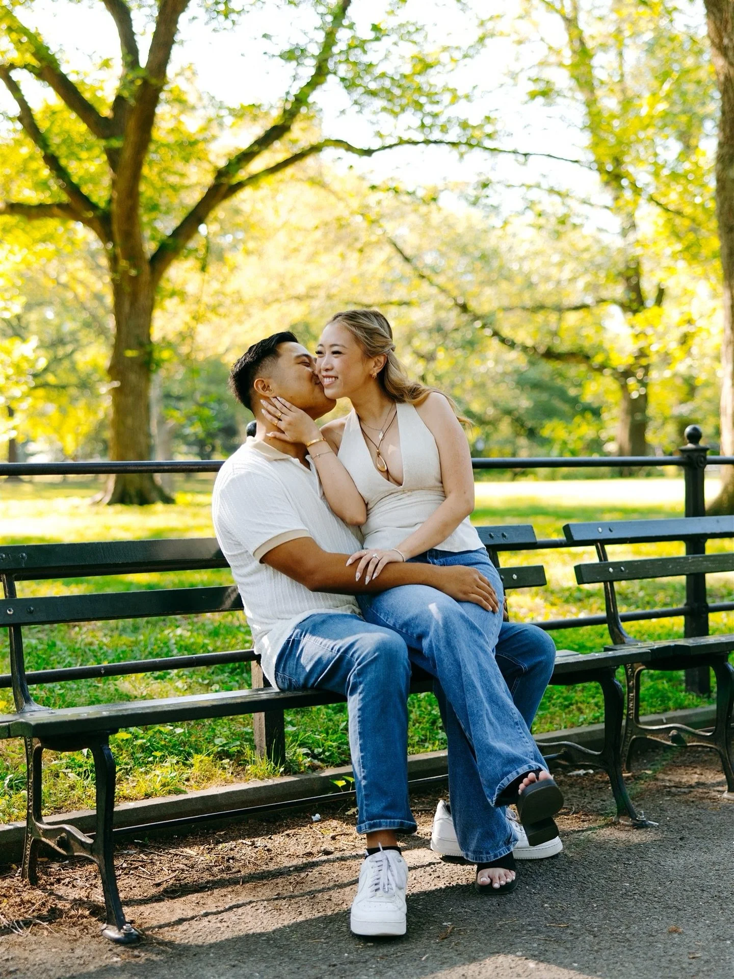 Who&rsquo;s been loving the weather in NYC lately?! Perfect for a Central Park proposal 💍☀️
.
.
.
#nycphotographer #proposalshoot #centralparkengagement #nycengagement #engagementsession #shesaidyes