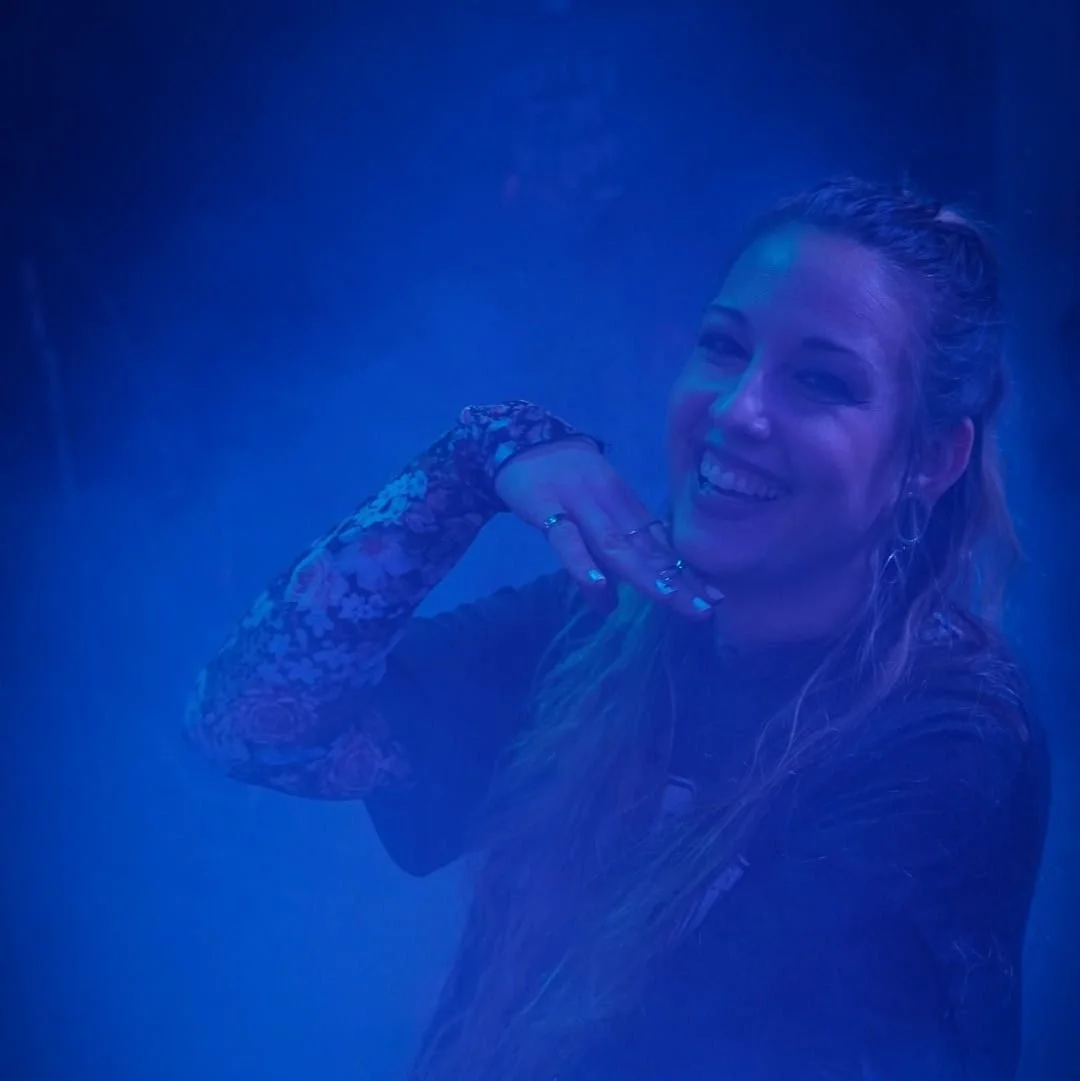 Happy Birthday to my favorite singer to photograph! Here's to many more @alyssaxes_