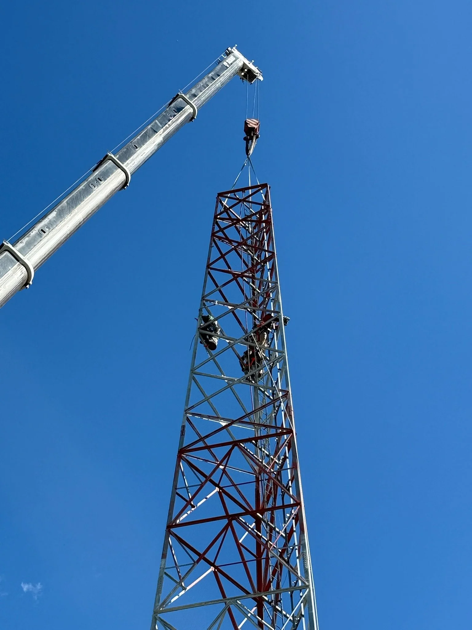 Decommissioning Old Tower In Louisiana