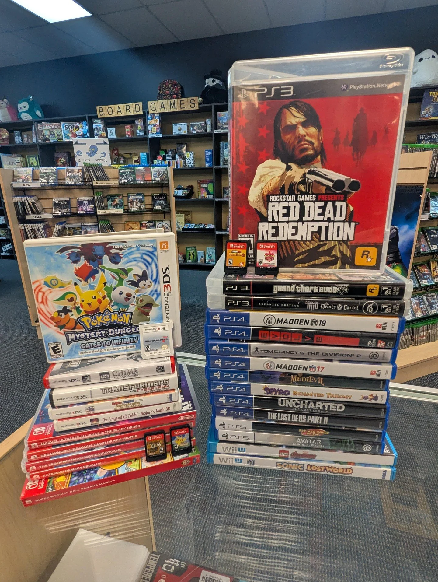 Lots of trade-ins now on the shelf for you to browse! Playstation 3-5 and Nintendo DS/3DS/Switch/WiiU. Including some Pokemon games- which are sure to go fast, so grab yours before it's gone!

#Pokemon #NintendoGames #PlaystationGames #shoplocal