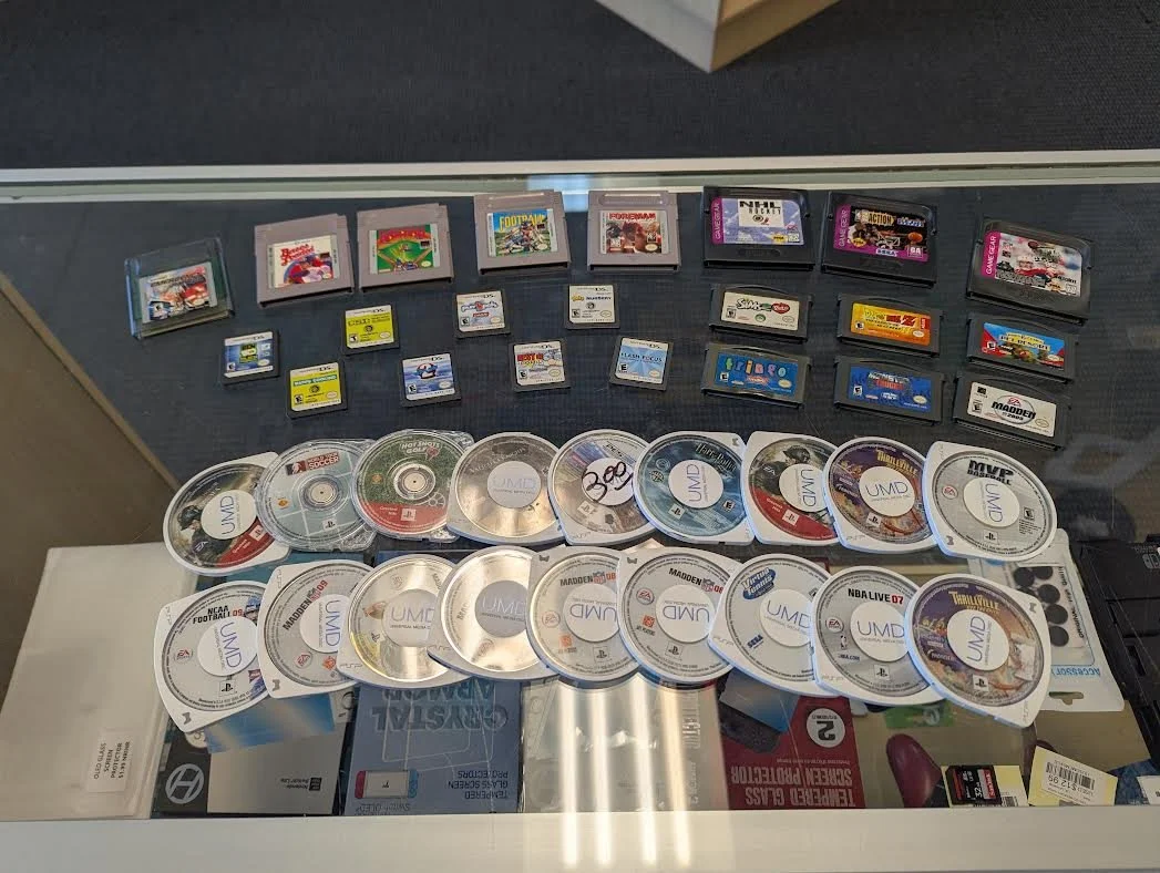 Big variety of games going out, curtesy of a trade-in! Gamegear, Gameboy, PSP, and Nintendo DS with a variety of titles. 

#games #PSP #Gamegear #Gameboy #Nintendo